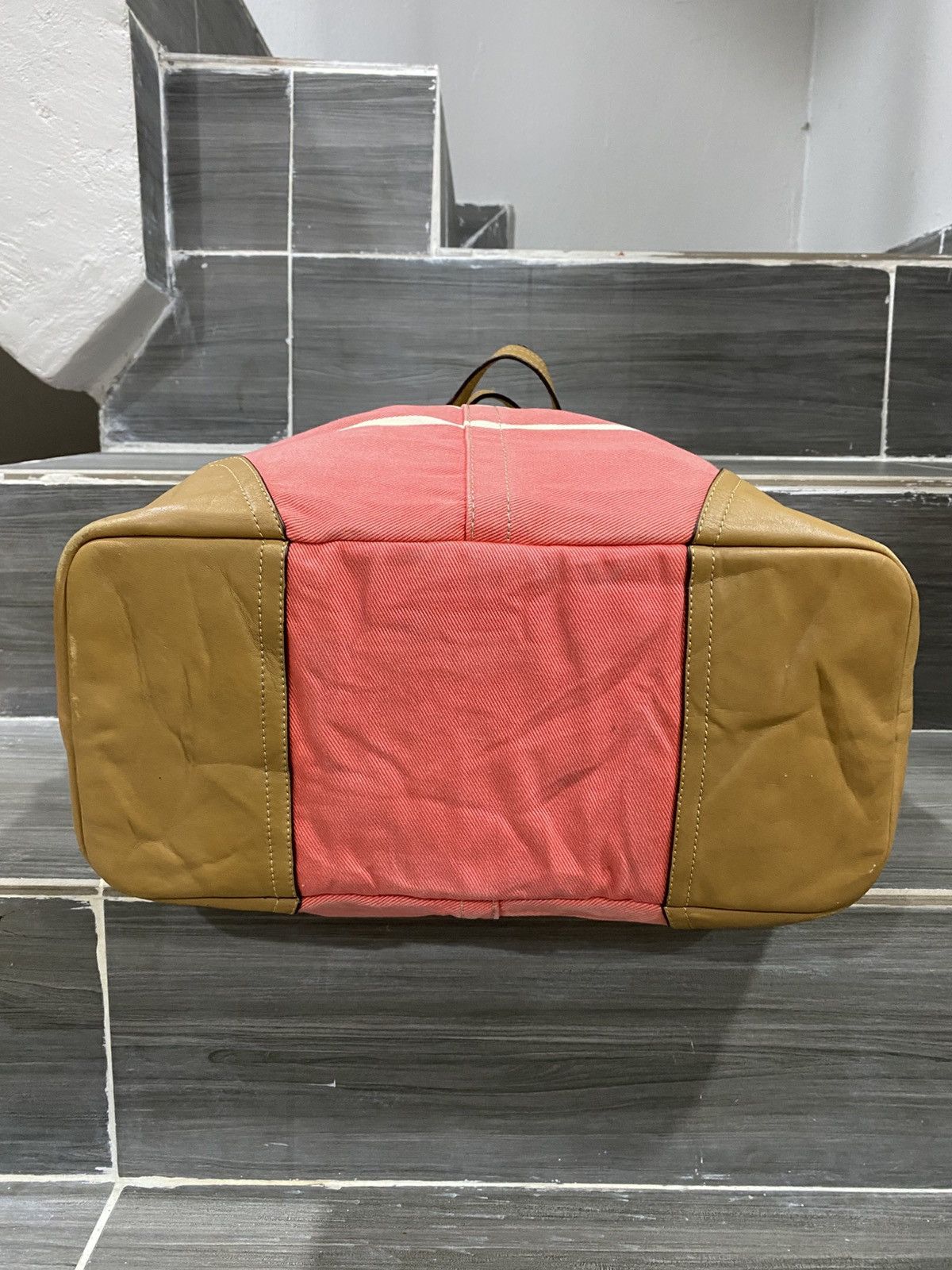 Coach Coach Hadley Variegated Striped Duffle Bag Size ONE SIZE - 6 Thumbnail