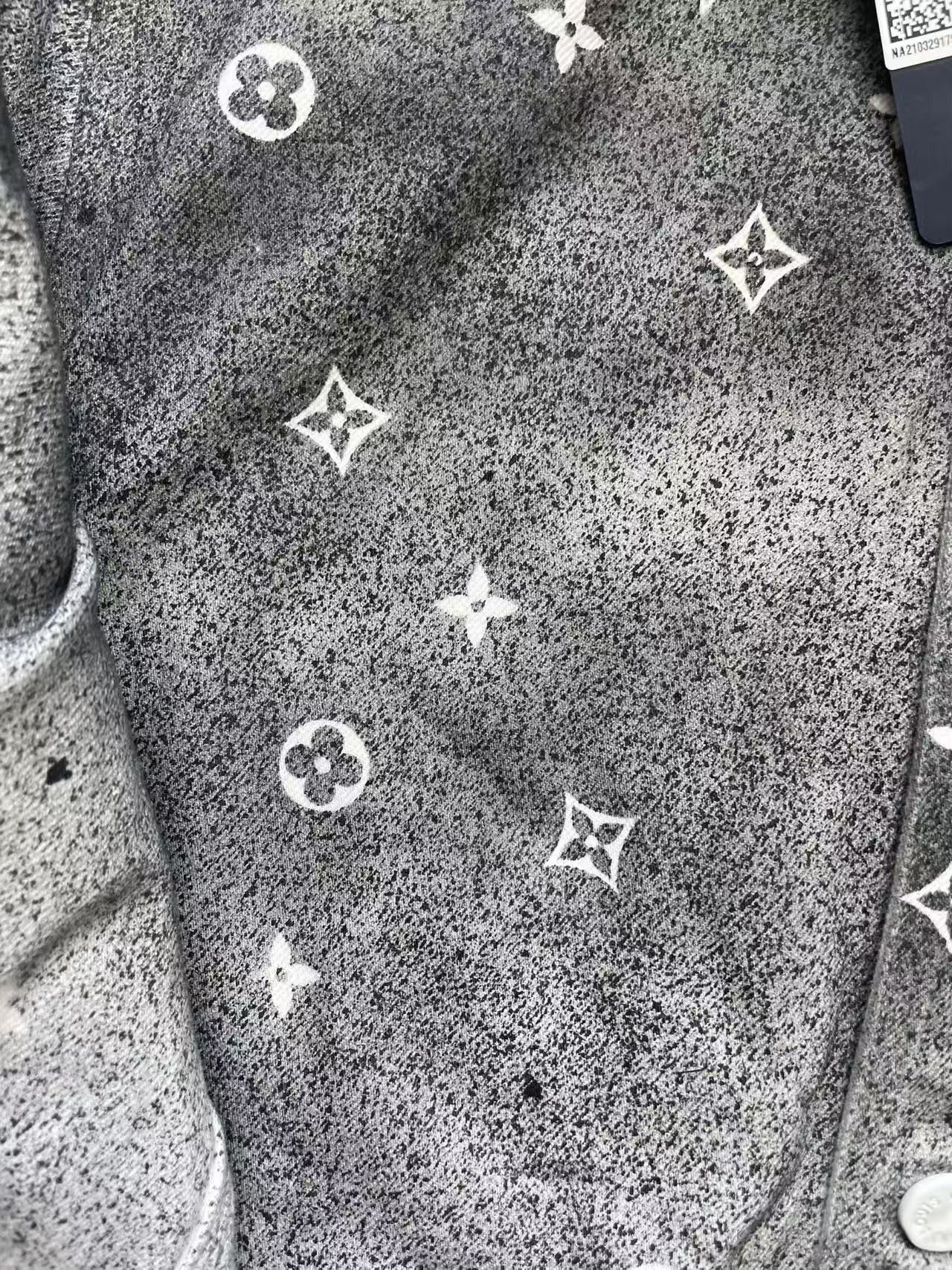 Louis Vuitton Louis Vuitton Gradient Snowfall Monogram Jacket Size US L / EU 52-54 / 3 - 9 Thumbnail