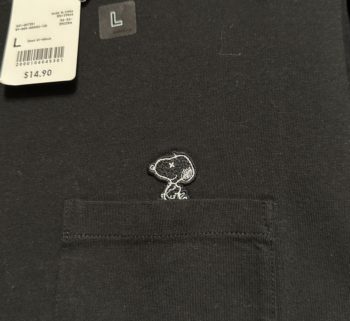 Kaws × Peanuts × Uniqlo DSWT FW17 Uniqlo Kaws Peanuts Snoopy Pocket Tee Black Large Size US L / EU 52-54 / 3 - 4 Thumbnail
