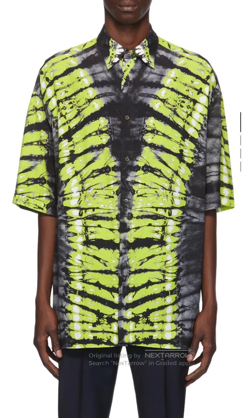 Valentino Valentino Fluorescent green flower markings symmetrical pr Size US M / EU 48-50 / 2 - 1 Thumbnail