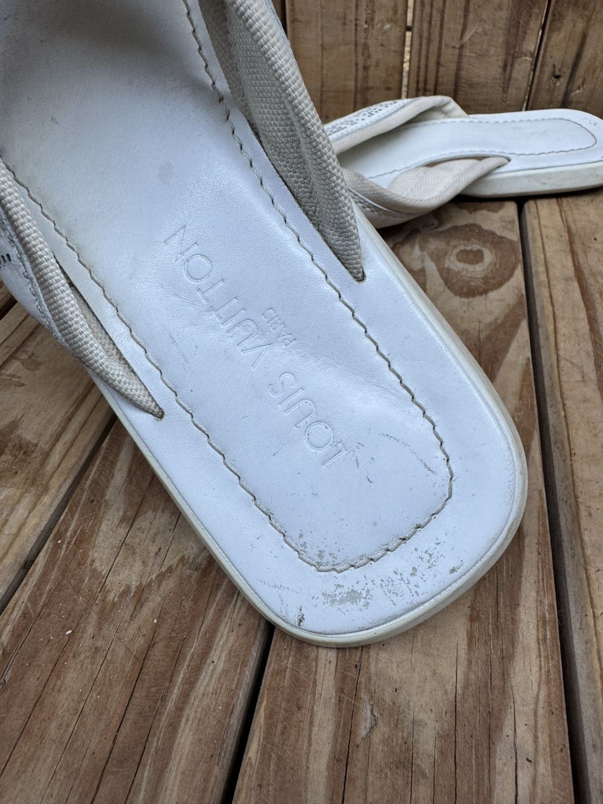 Louis Vuitton Louis vuitton White Leather strappy Men’s sandals UK 10.5 Size US 11.5 / EU 44-45 - 12 Thumbnail