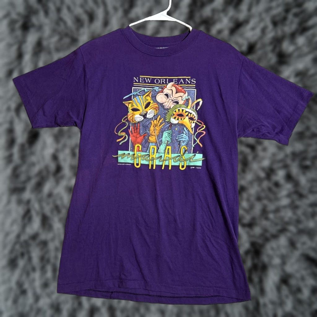 Hanes VINTAGE Hanes T-Shirt Mardi Gras New Orleans USA Graphic Tourist Tee Mens Large Purple 90s City Outdoor USA Shirt Size US L / EU 52-54 / 3 - 1 Thumbnail