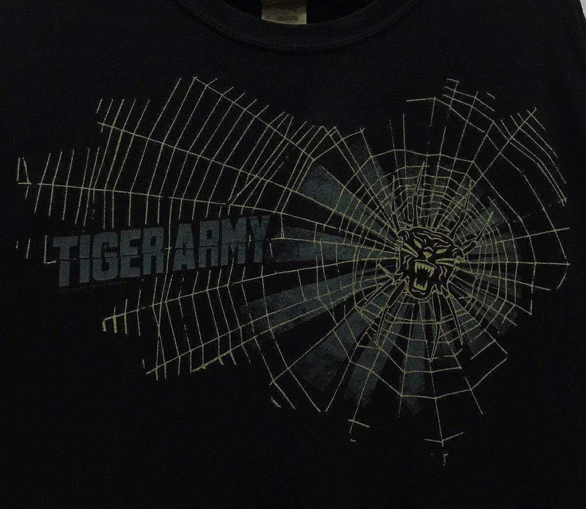 Band Tees × Gildan × Vintage Vintage Tiger Army Licensed In Cinder Block Shirt Size US L / EU 52-54 / 3 - 3 Thumbnail