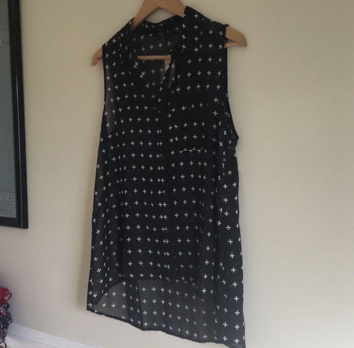 Forever 21 FOREVER 21 BUTTON DOWN HIGH LOW SLEEVELESS BLOUSE TOP Size M / US 6-8 / IT 42-44 - 6 Thumbnail