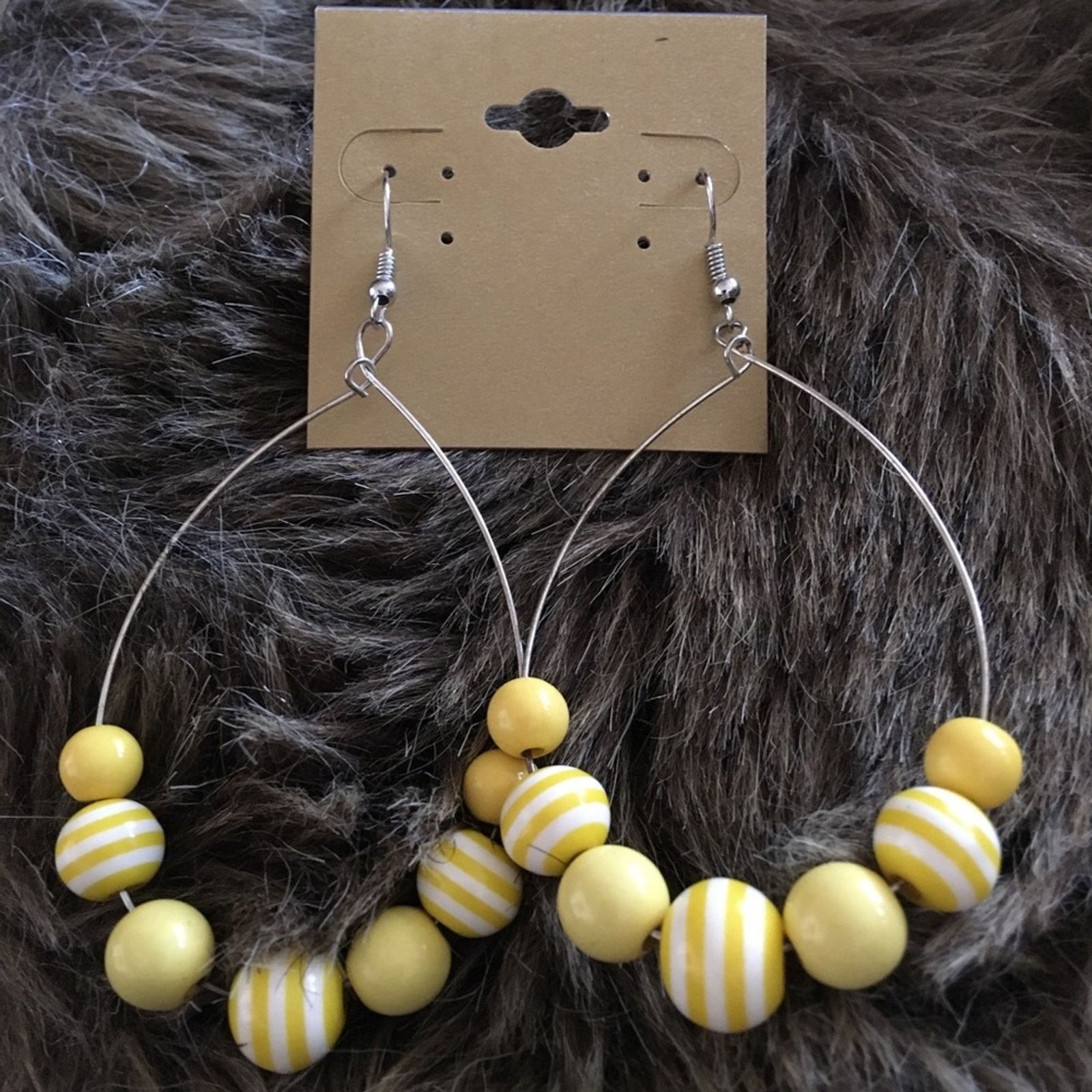 Vintage Vintage repurposed yellow beaded wire earrings Size ONE SIZE - 2 Thumbnail