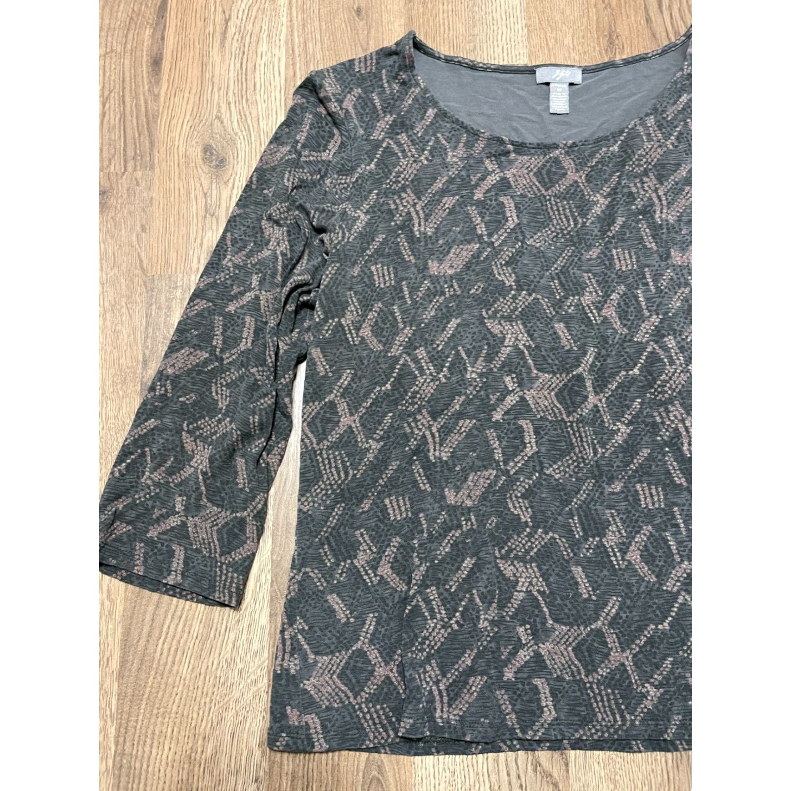 J. Jill **Women's Size Medium Brown J. Jill Stretch Printed T-Shirt** User: **Women's Size Medium Brown J. Jill Printed Stretch T-Shirt** Size M / US 6-8 / IT 42-44 - 3 Thumbnail