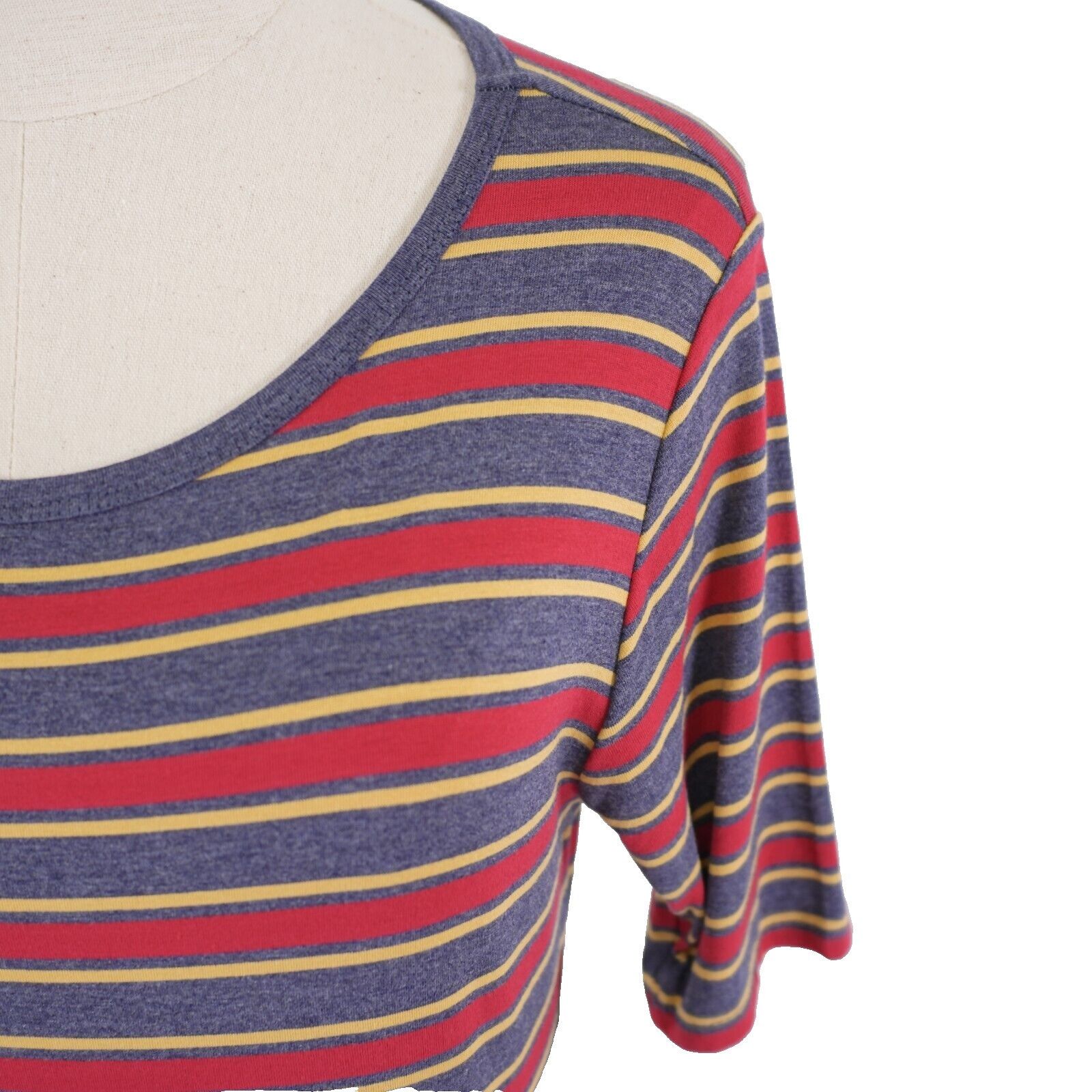Designer NEW LuLaRoe Julia Gray Red Striped Bodycon Dress Medium Shor Size M / US 6-8 / IT 42-44 - 2 Thumbnail
