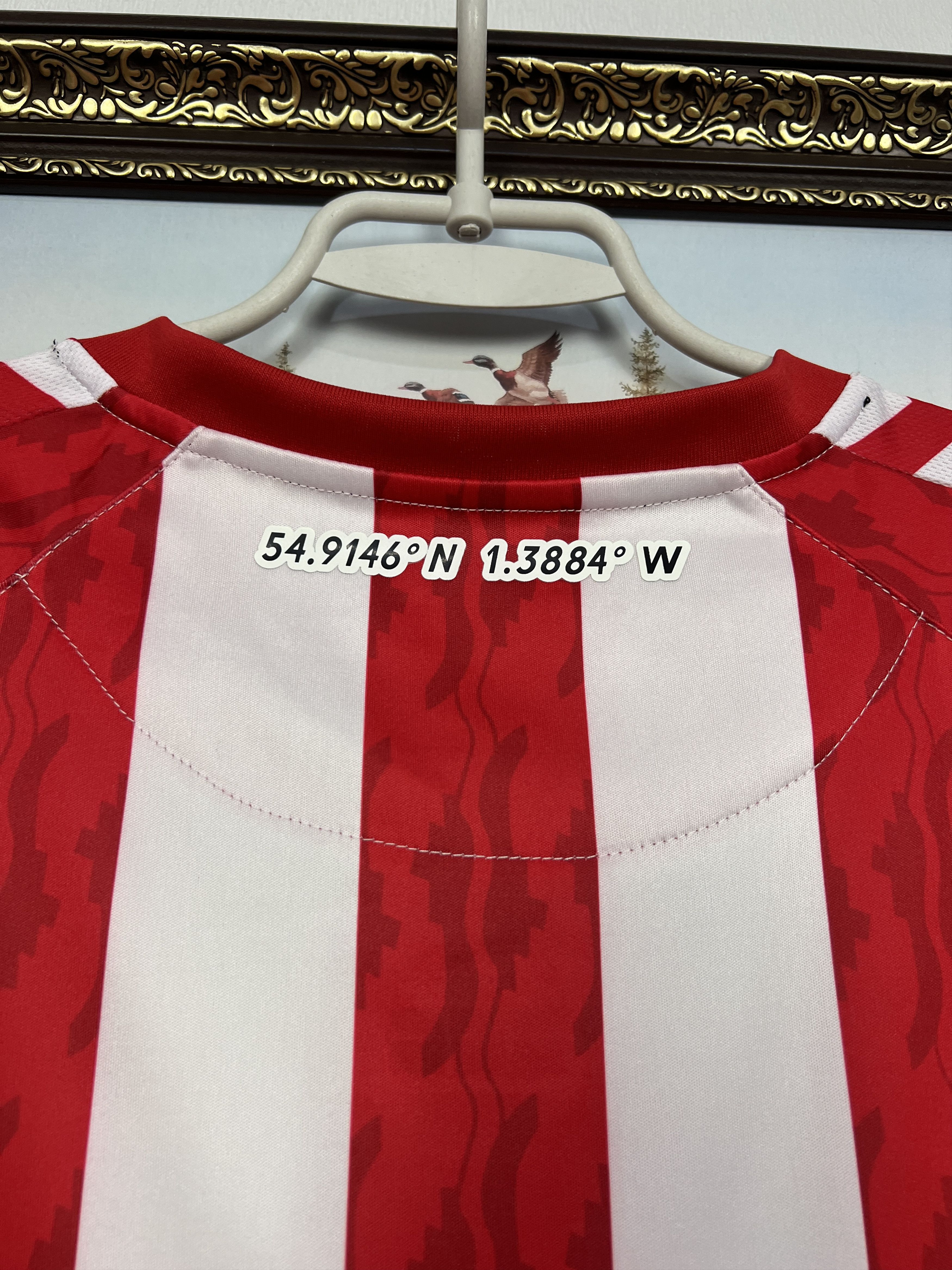 Hummel Sunderland Home football shirt 2024 Soccer Jersey Trikot Size US L / EU 52-54 / 3 - 10 Thumbnail