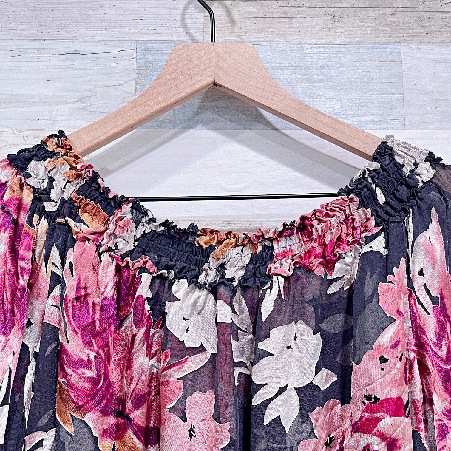 White House Black Market White House Black Market Off The Shoulder Top Womens Small Size S / US 4 / IT 40 - 4 Thumbnail