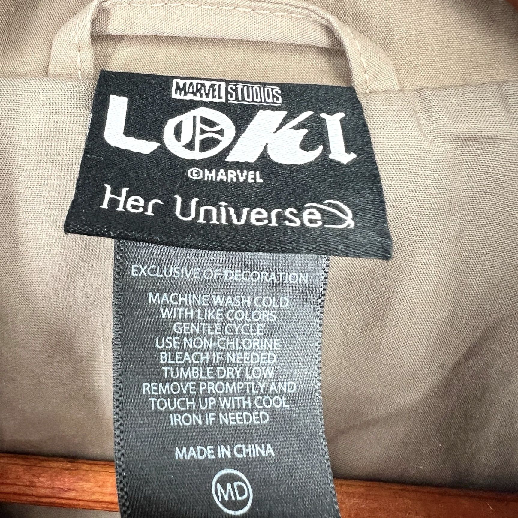 Vintage Marvel Loki Variant Jacket Costume Agent Jacket Mens M Beige Cotton Mid-Length Button Casual/ cosplay, Movie, Halloween, Outdoor 90s? Size US M / EU 48-50 / 2 - 2 Thumbnail