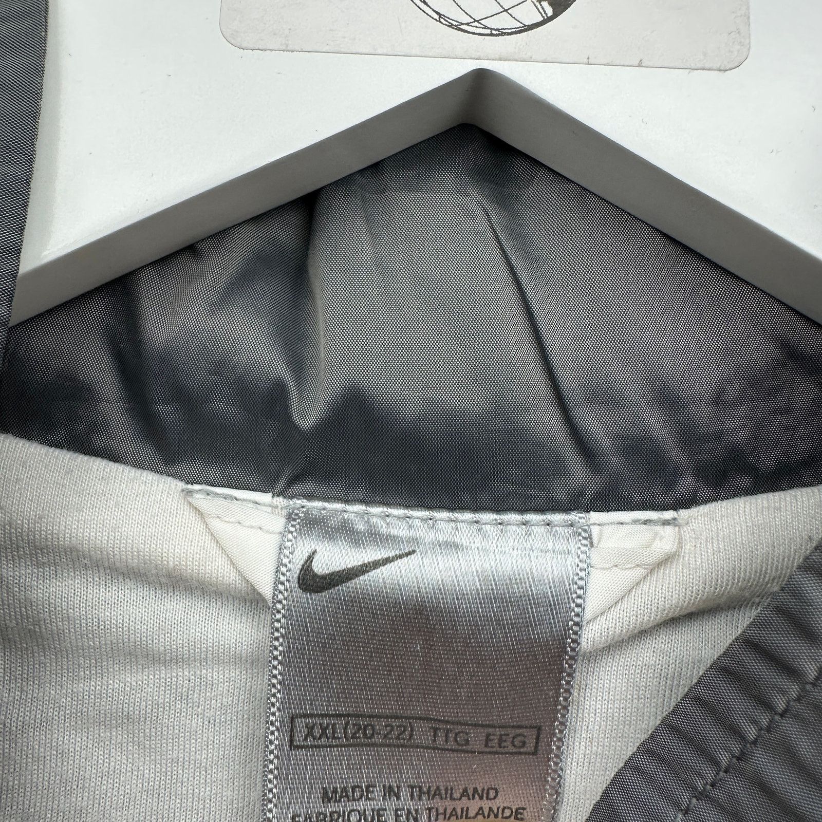 Nike Vintage Y2K Nike Windbreaker Jacket Womens XXL White Gray Size XXL / US 16-18 / IT 52-54 - 3 Thumbnail