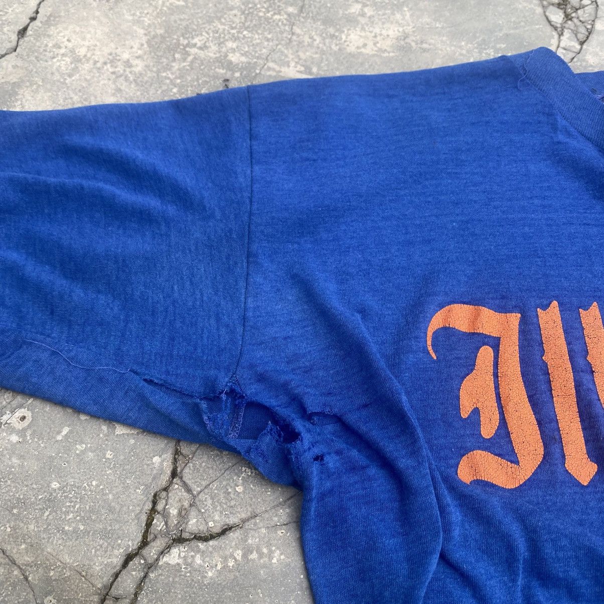 Vintage 1980s Distressed ILLINOIS Paperthin tee Size US L / EU 52-54 / 3 - 5 Thumbnail