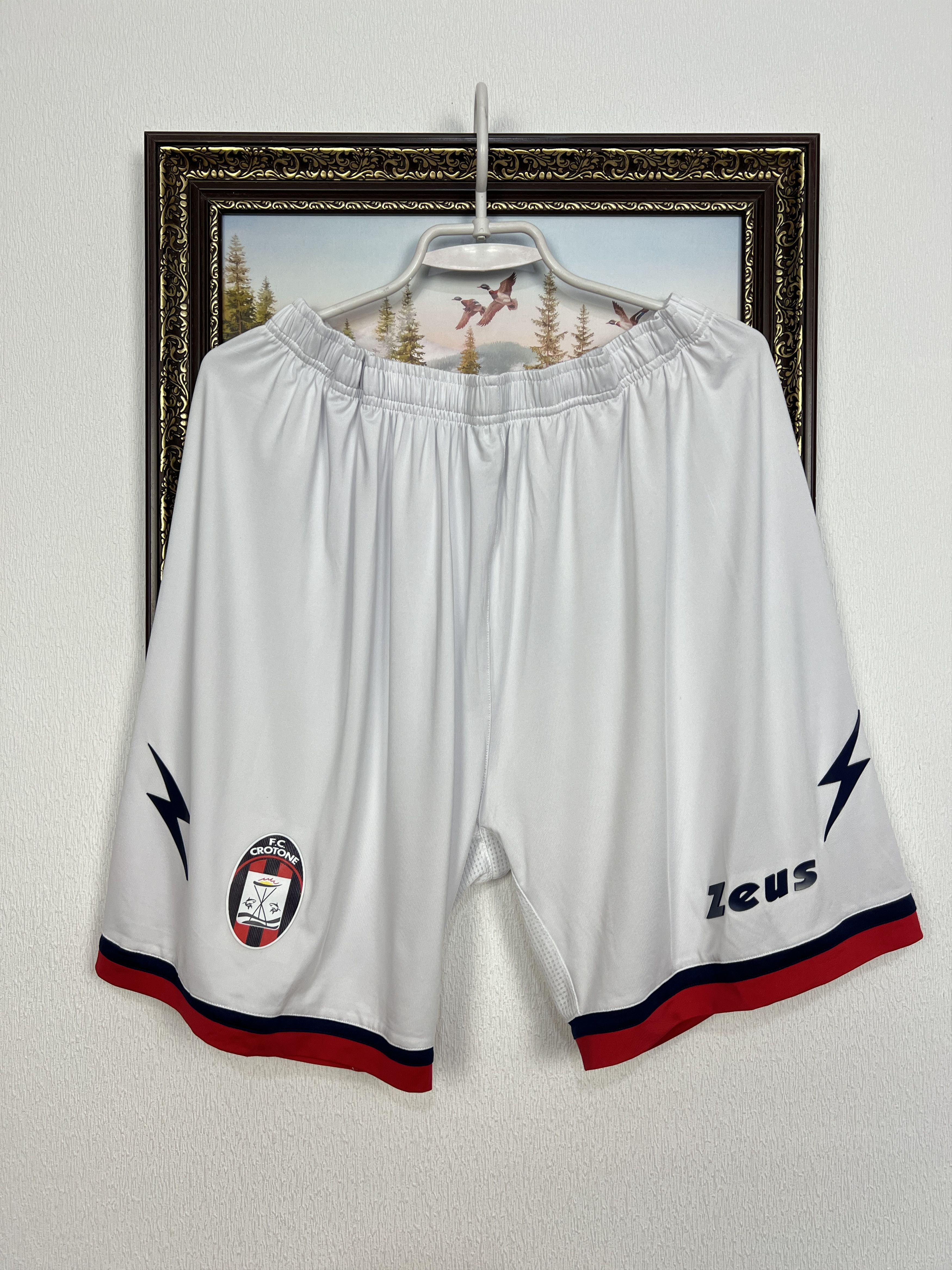 Vintage Vintage Zeus Crotone Football Shorts Soccer Athletic Maglia Size US 36 / EU 52 - 1 Thumbnail