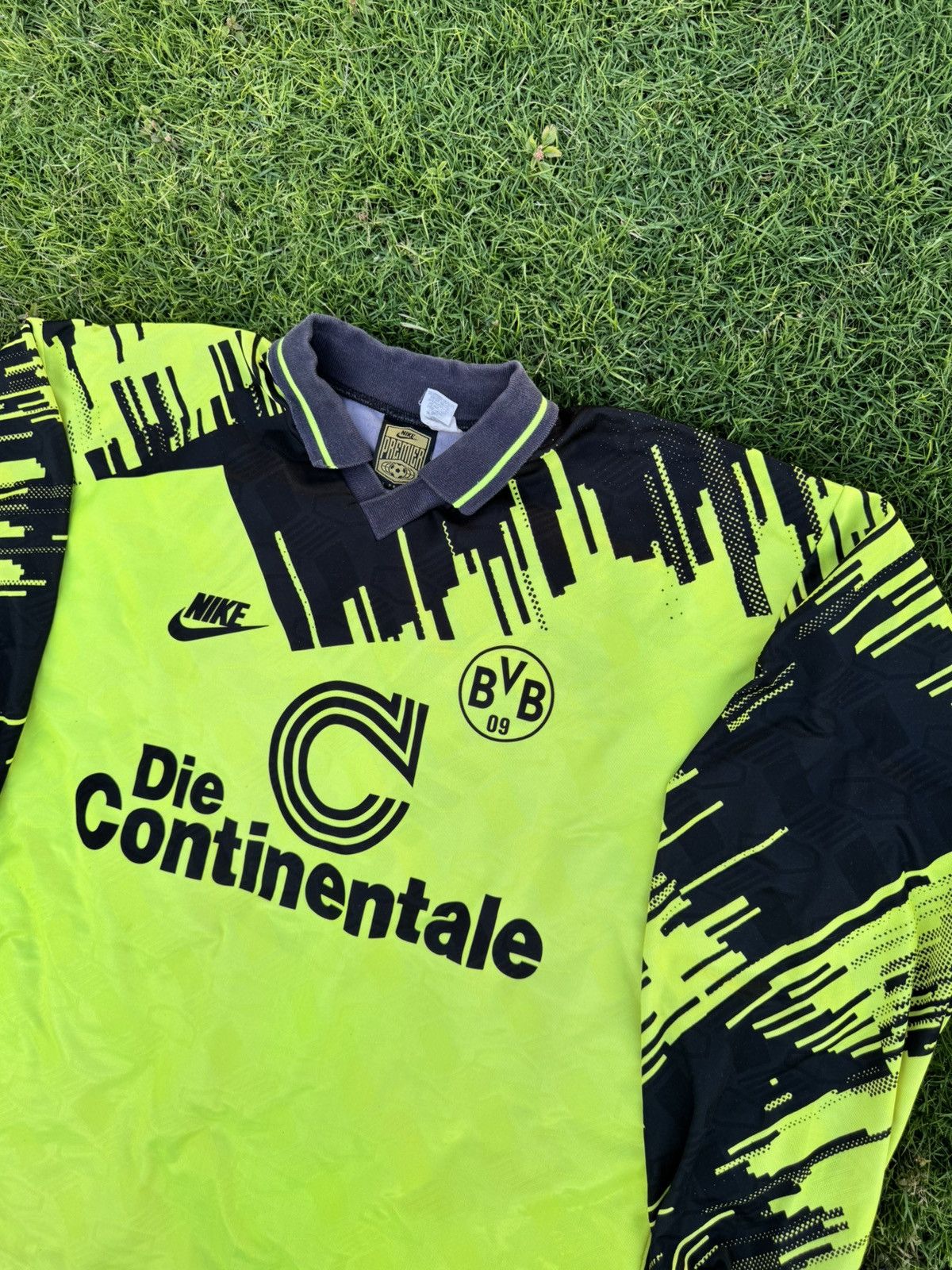Nike BORUSSIA DORTMUND 1993 1994 SHIRT JERSEY LONG SLEEVE NIKE Size US XL / EU 56 / 4 - 6 Thumbnail