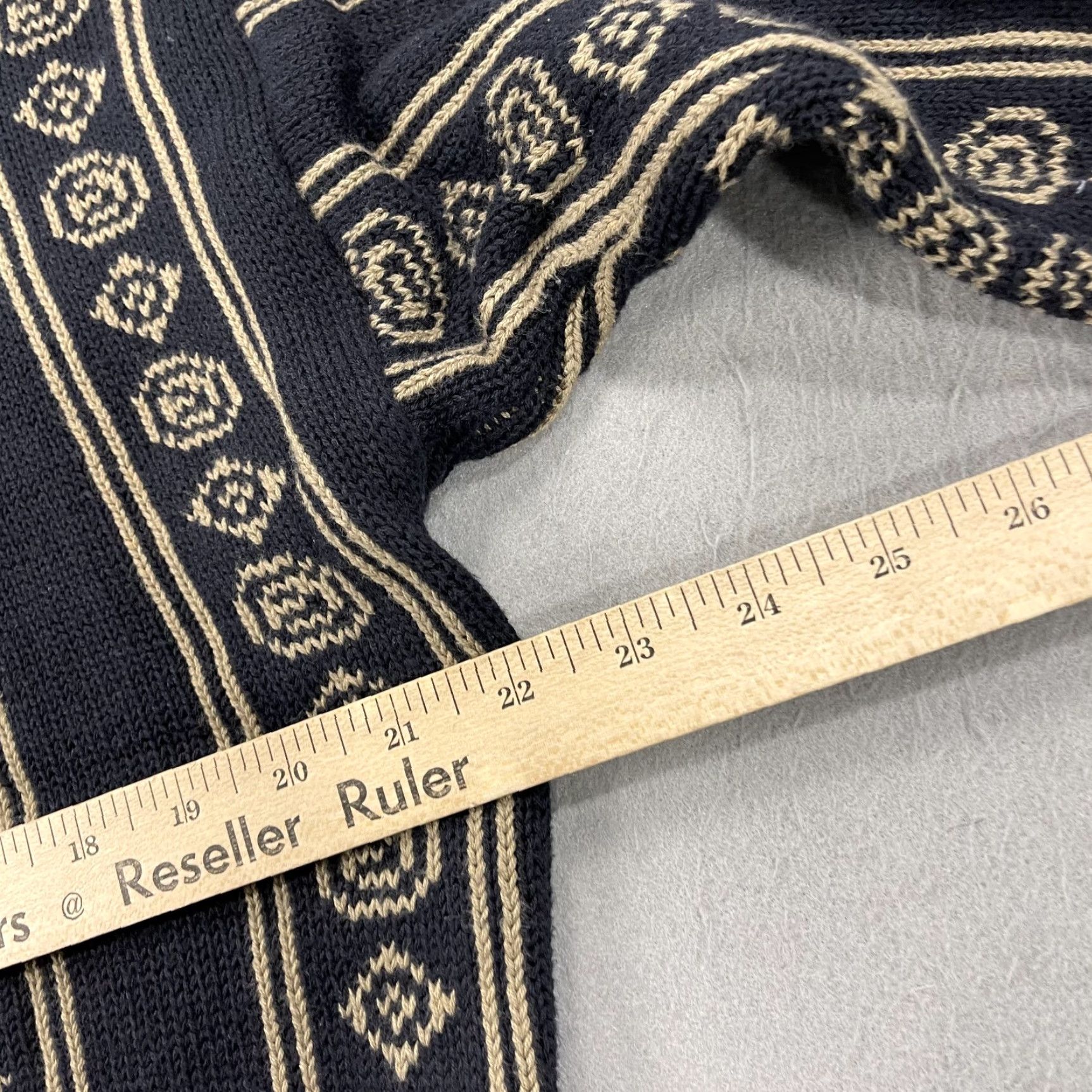 Neiman Marcus VINTAGE Neiman Marcus Sweater Mens L Crewneck Geometric 90s Cotton 100% Combed Knit Pullover Blue Logo Winter Fall Spring Size US L / EU 52-54 / 3 - 7 Thumbnail