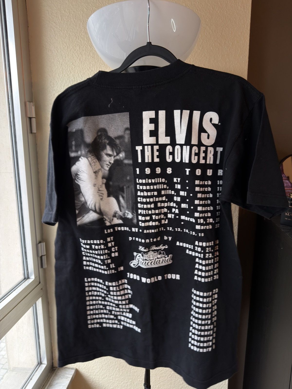 Vintage Elvis Presley merch tour T-shirt 1999 Size US M / EU 48-50 / 2 - 9 Thumbnail