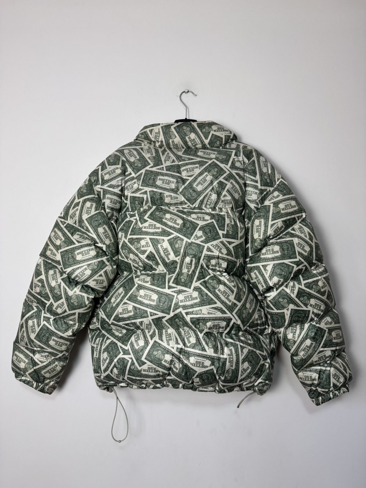 Vetements Vetements Million Dollar Print Down Puffer Jacket Luxury Size US S / EU 44-46 / 1 - 16 Thumbnail