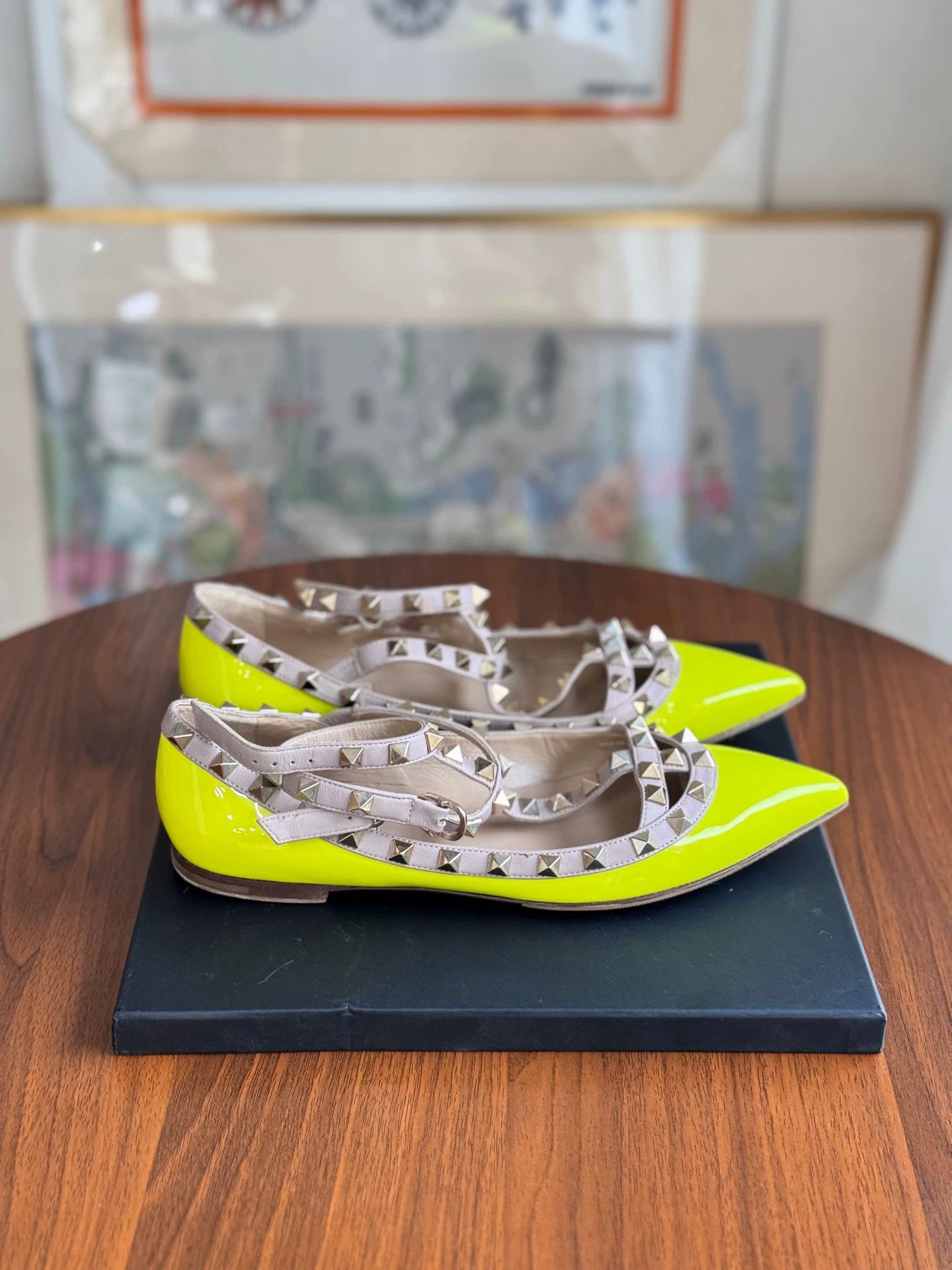 Valentino Valentino 98 New low-top studded yellow EUR 37.5 Size US 6.5 / IT 36.5 - 4 Thumbnail