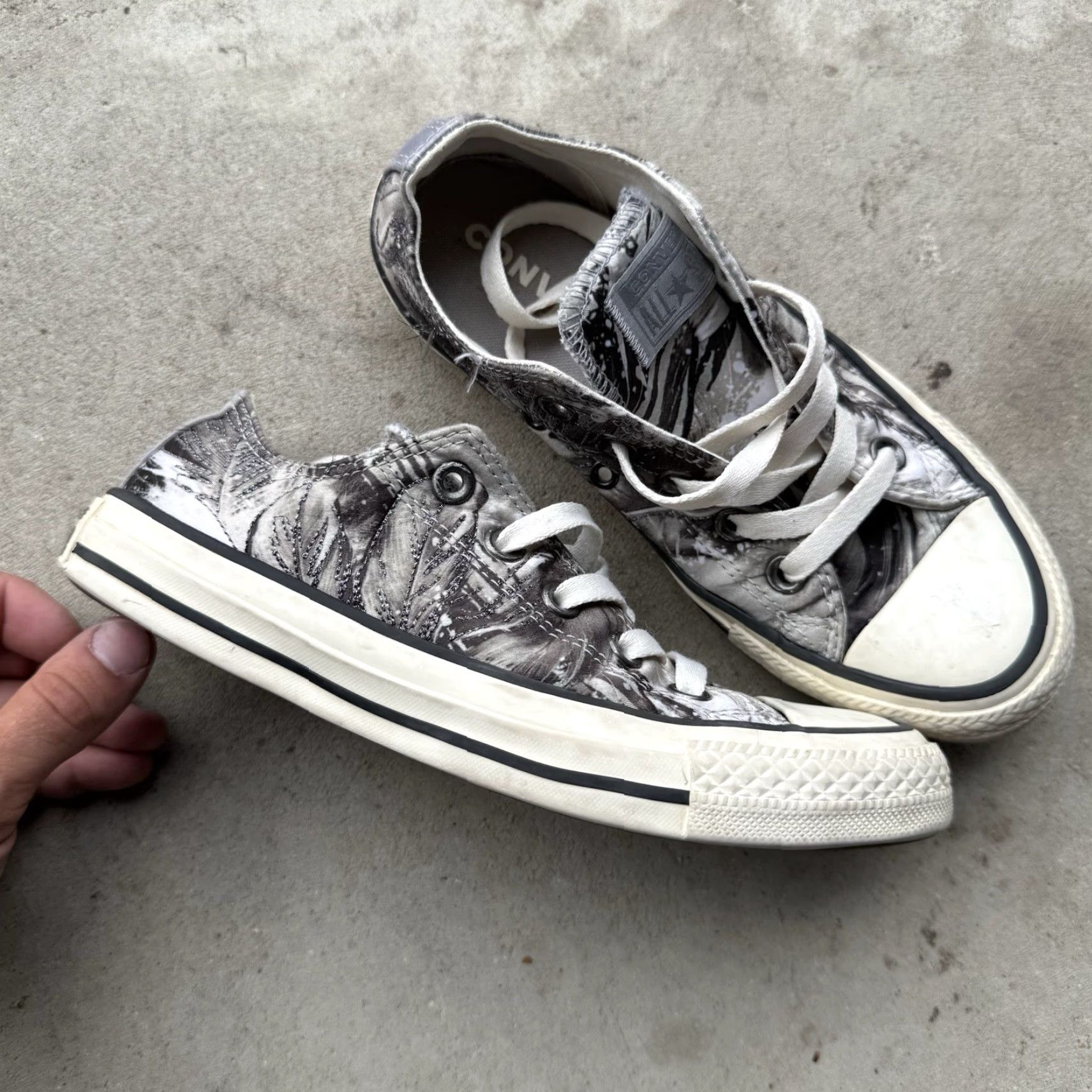 Converse Converse Chuck Taylor All Star Low Satin Floral White Womens Size 5.5 Shoes Sneaker Stars Size US 4 / IT 34 - 2 Thumbnail