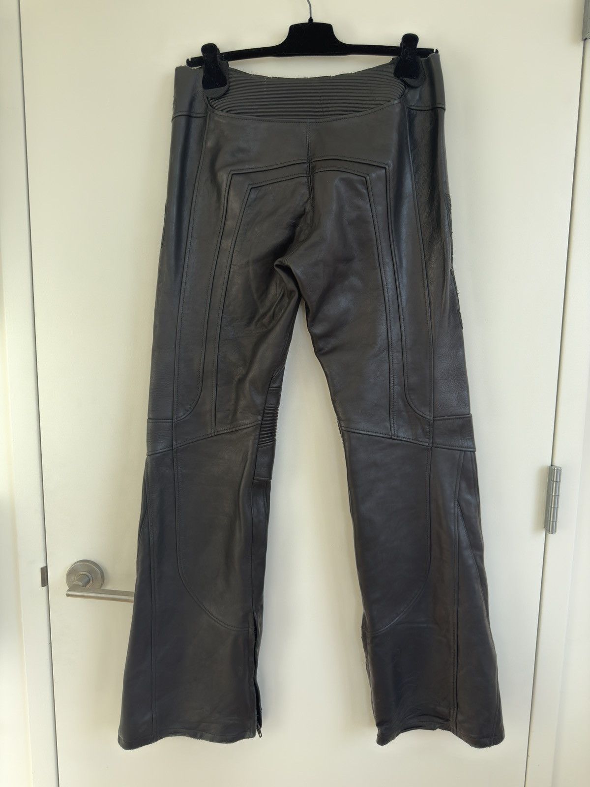 Balenciaga Baenciaga 24FW Low Waist Biker Leather Pants Size US 34 / EU 50 - 2 Thumbnail