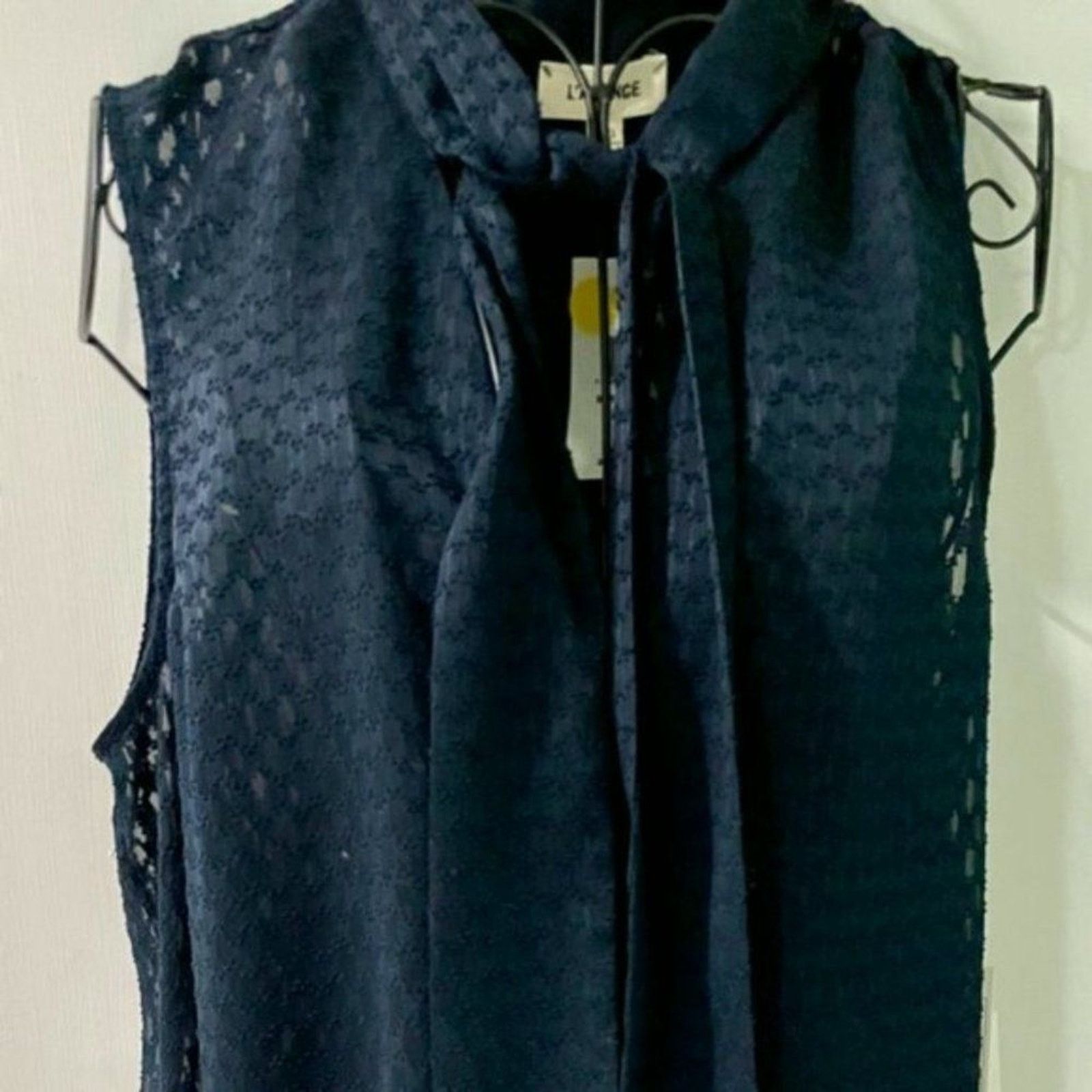 L'AGENCE L'Agence Navy Tie Neck Lace V Neck Sleeveless Sheer Blouse Size L / US 10 / IT 46 - 3 Thumbnail