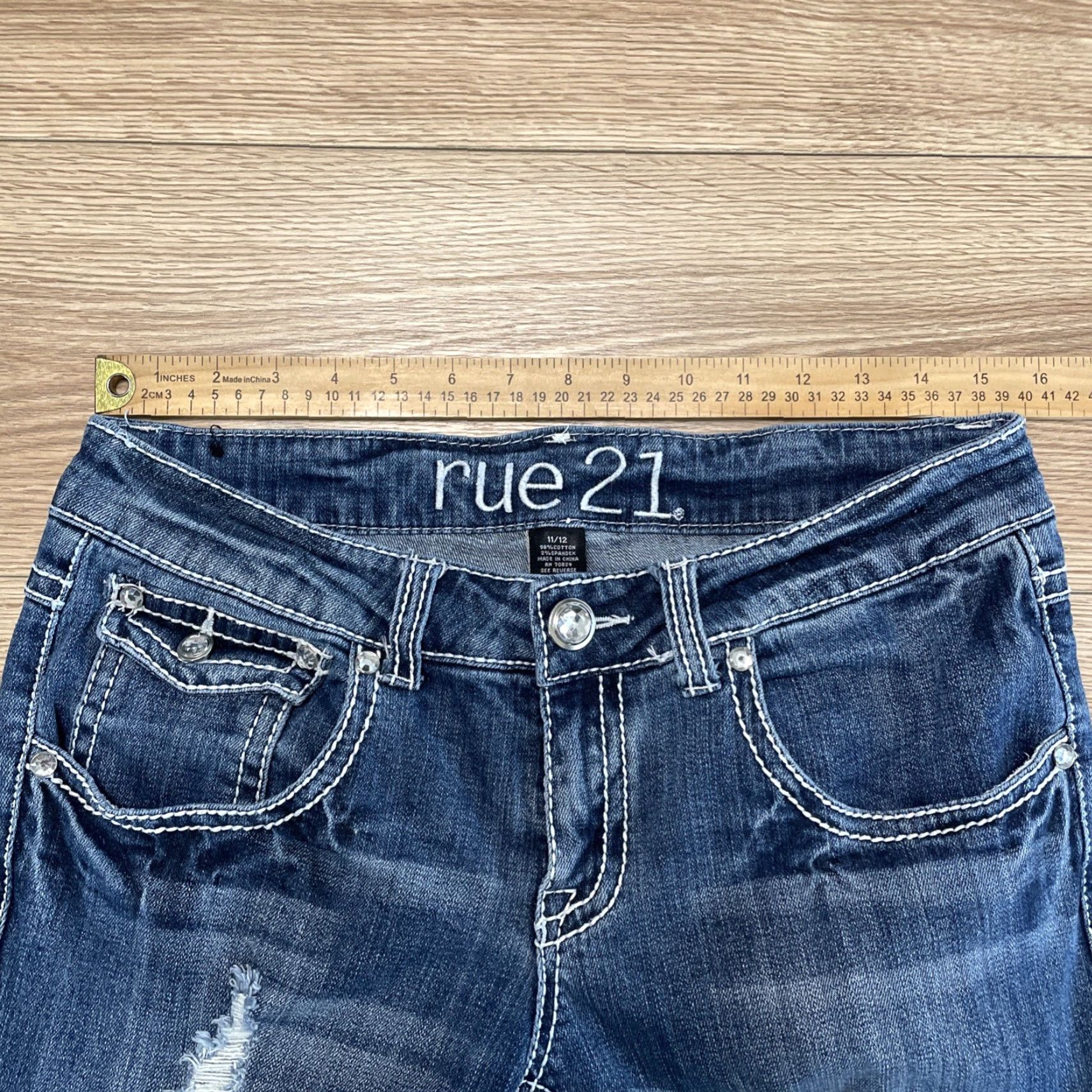 Vintage VINTAGE Rue 21 Womens Capri Jeans Low Rise Distressed Blue Denim Size 11/12 Size 32" / US 10 / IT 46 - 3 Thumbnail