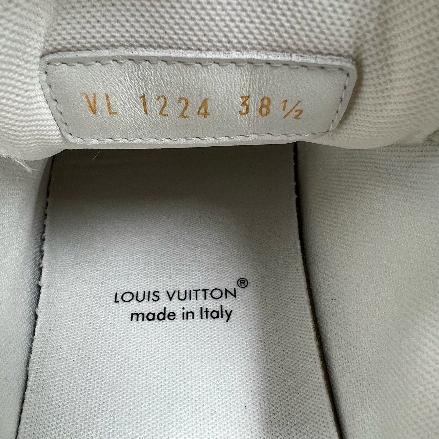 Louis Vuitton Louis Vuitton Trainer grey and white denim sneakers Size US 8 / IT 38 - 7 Thumbnail