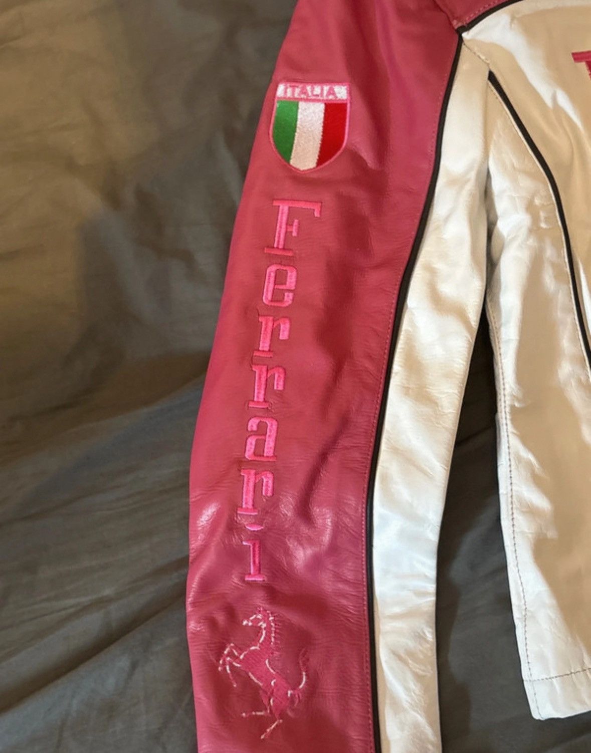 Ferrari Pink and white ferrari leather jacket Size M / US 6-8 / IT 42-44 - 4 Thumbnail