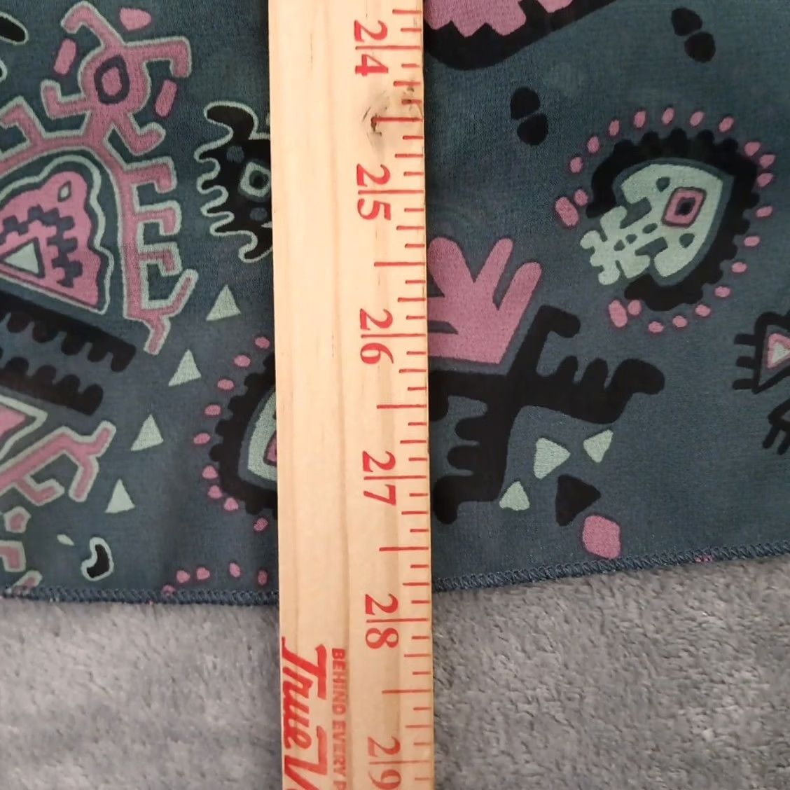 Vintage LuLaRoe Skirt Medium Gray Geometric Midi Pull On Lined Women Knee Length Elastic Waist Casual Pattern Geometric Size 32" / US 10 / IT 46 - 4 Thumbnail
