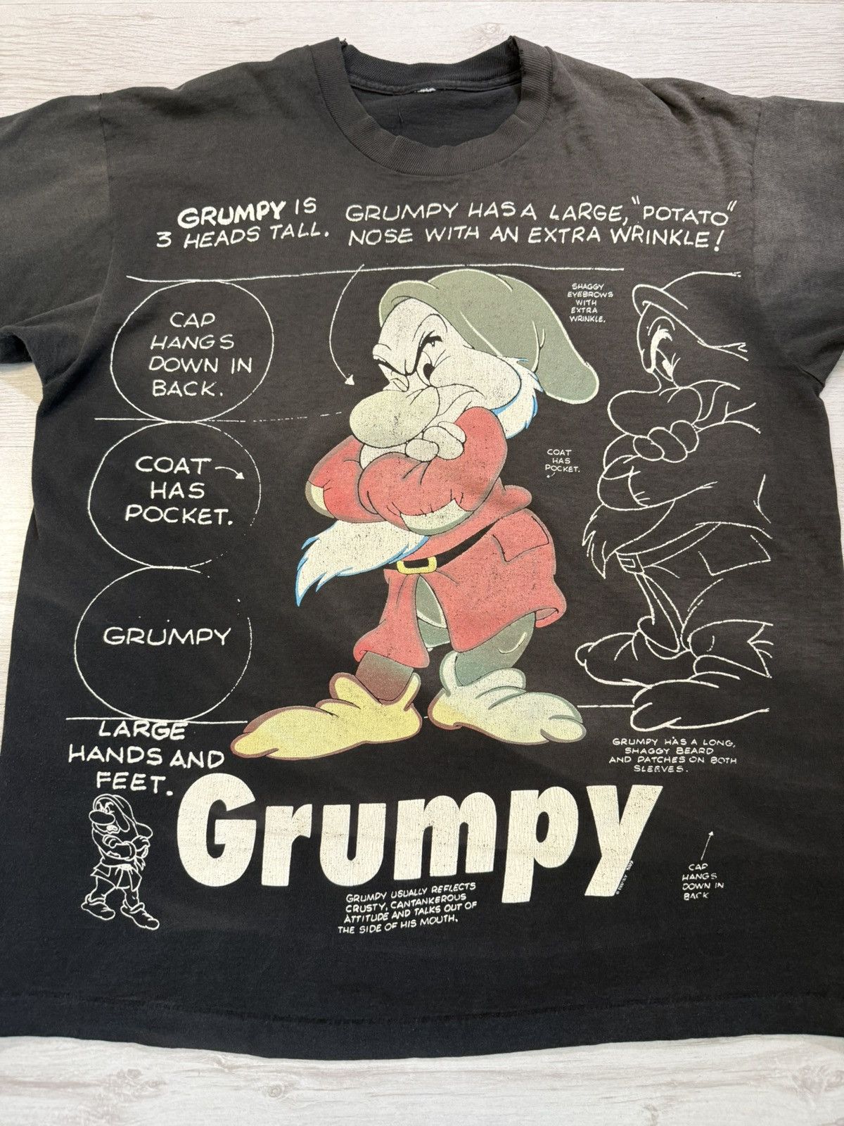 Disney 90’s Vintage Disney Snow White Seven Dwarfs Grumpy Faded Tee Size US XL / EU 56 / 4 - 3 Thumbnail