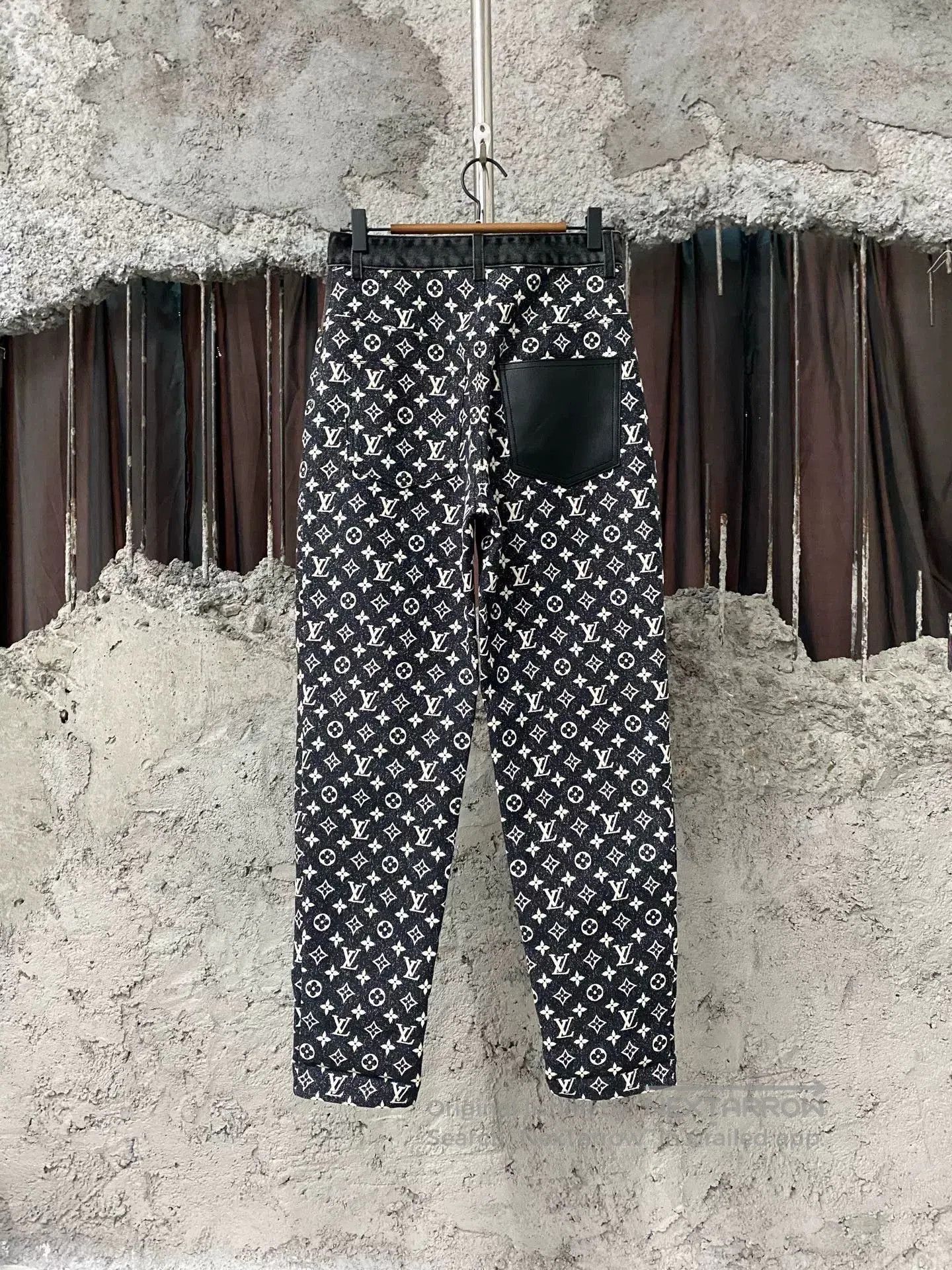 Louis Vuitton louis vuitton monogram skinny jeans. Size US 36 / EU 52 - 2 Thumbnail
