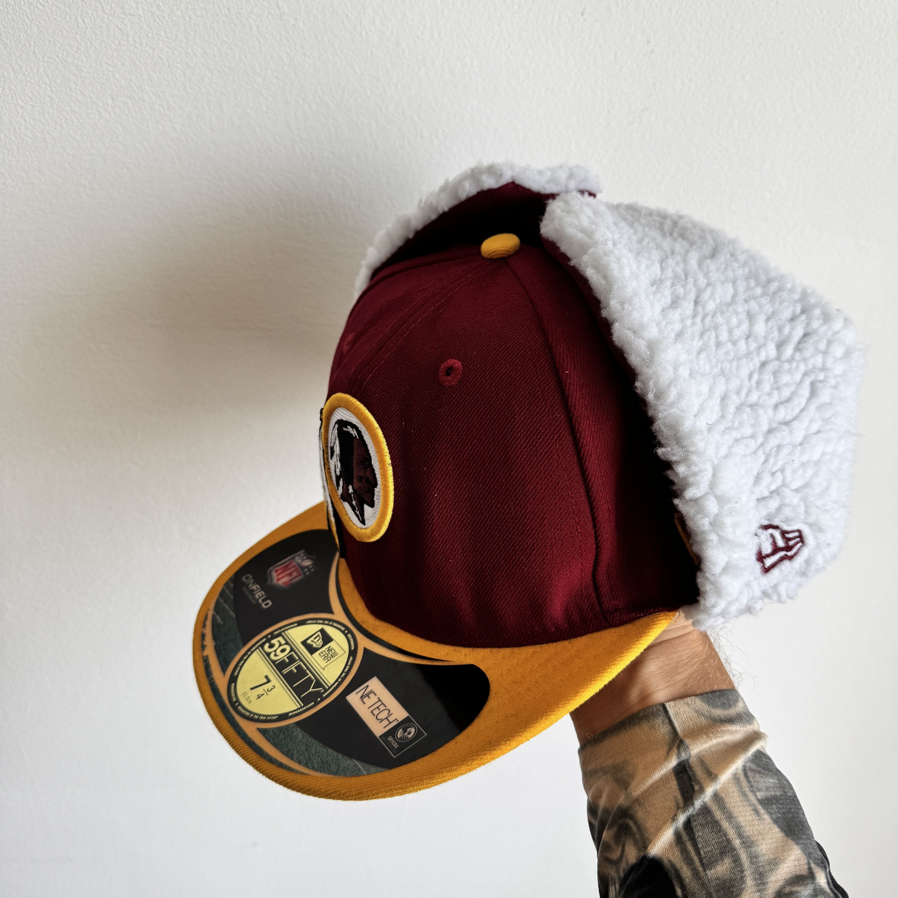 NFL New Era Redskins sherpa ear flap 59FIFTY winter cap XL Size 42 - 11 Thumbnail