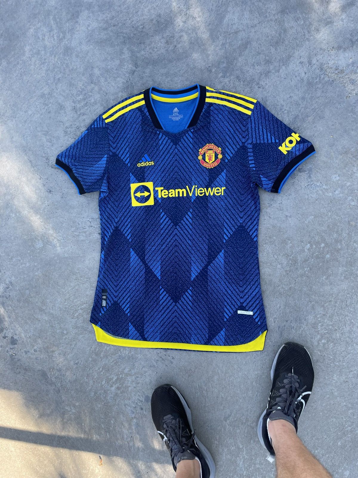 Vintage Manchester United 2022 Soccer Jersey Home Y2k Blokecore Size US L / EU 52-54 / 3 - 9 Thumbnail