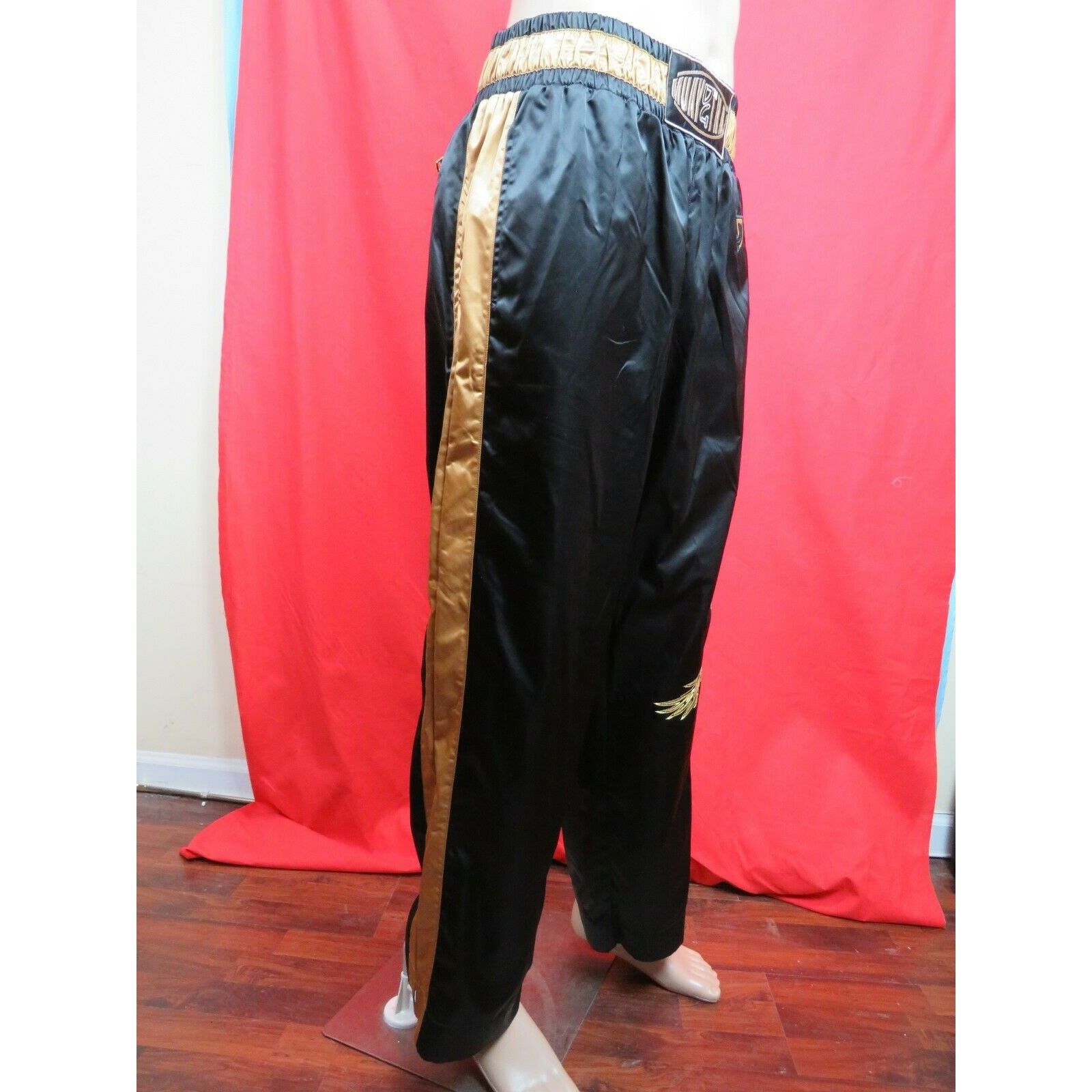 Dolce & Gabbana DOLCE GABBANA GOLD BLACK NYLON THAI EAGLE SPORT PANTS 54 IT Size US 38 / EU 54 - 4 Thumbnail