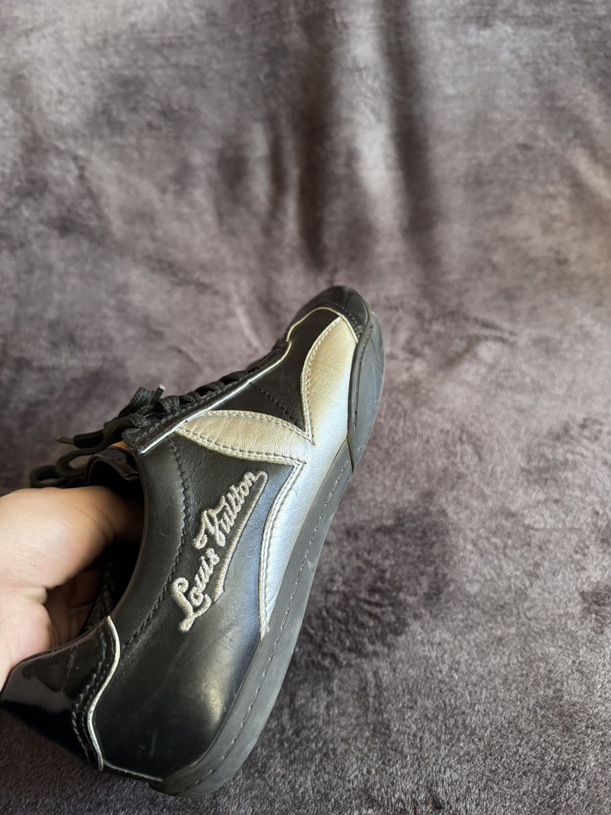 Louis Vuitton Luis Vuitton low-cut silver flower black leather sneakers Size US 7 / IT 37 - 7 Thumbnail
