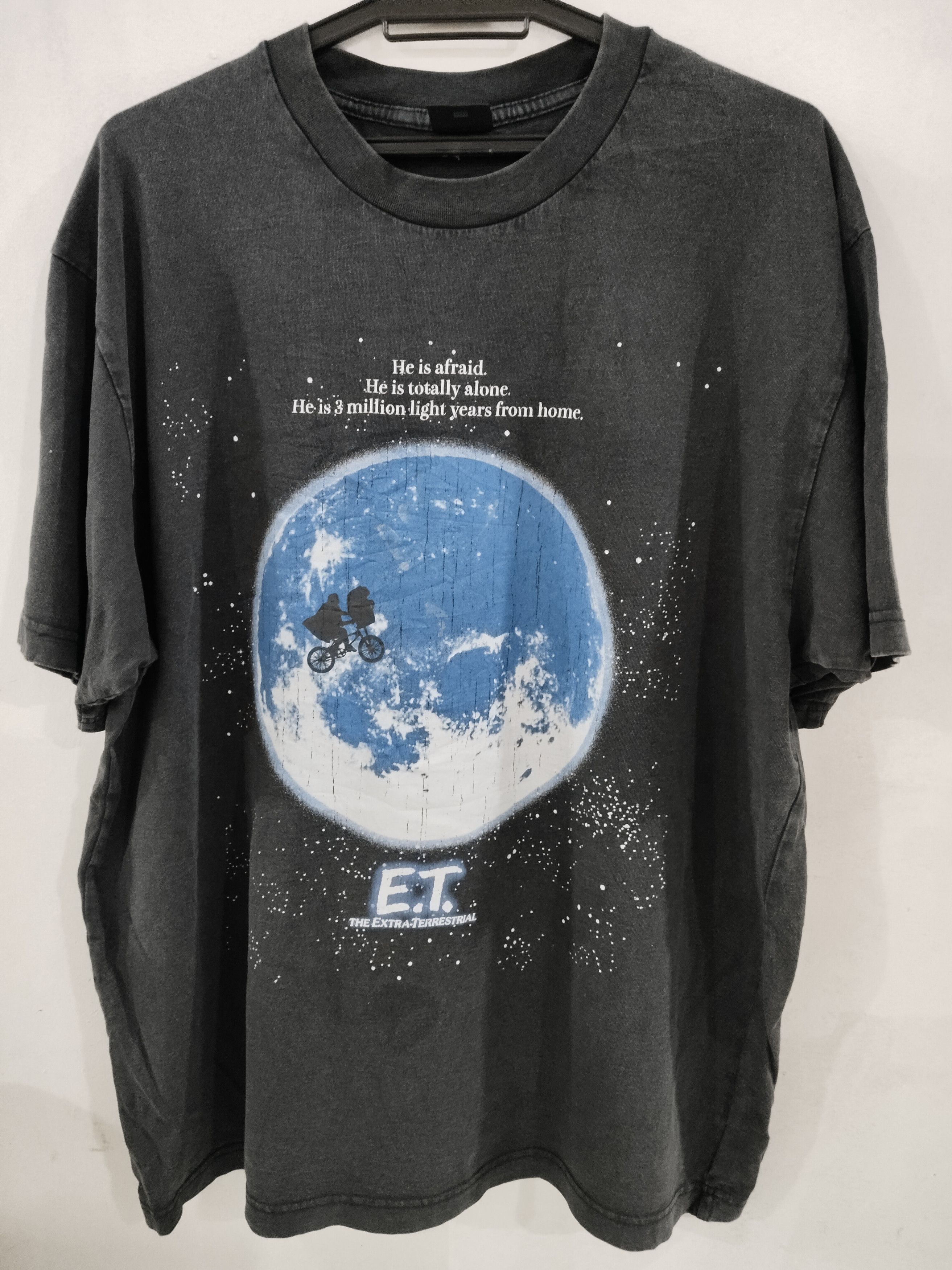 GU × Japanese Brand × Universal Studios GU X Universal Studio ET Movie Tshirt Size US XL / EU 56 / 4 - 1 Thumbnail