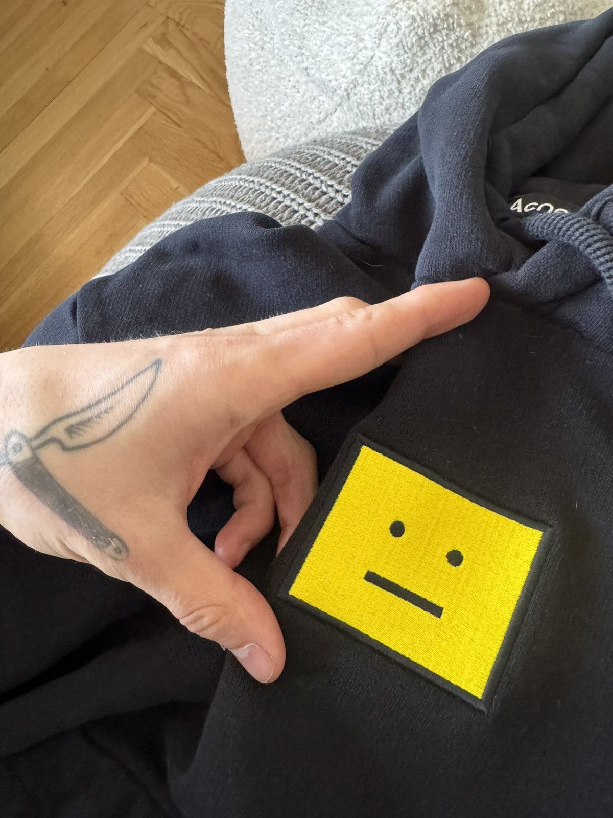 Acne Studios Acne Studios Face Center Logo Hoodie Rare Black Yellow Hype Size US S / EU 44-46 / 1 - 3 Thumbnail