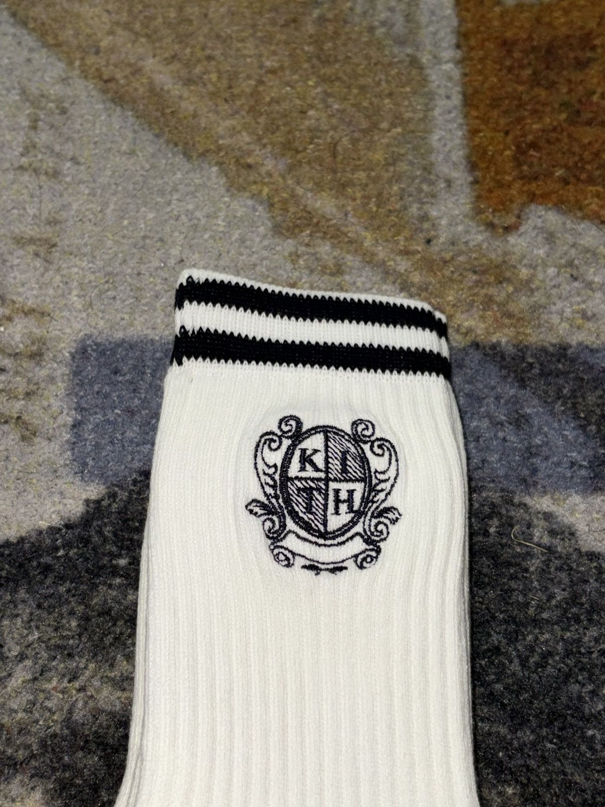 Kith Kith Crest Logo Crew Socks (ONE SIZE) Size ONE SIZE - 2 Thumbnail