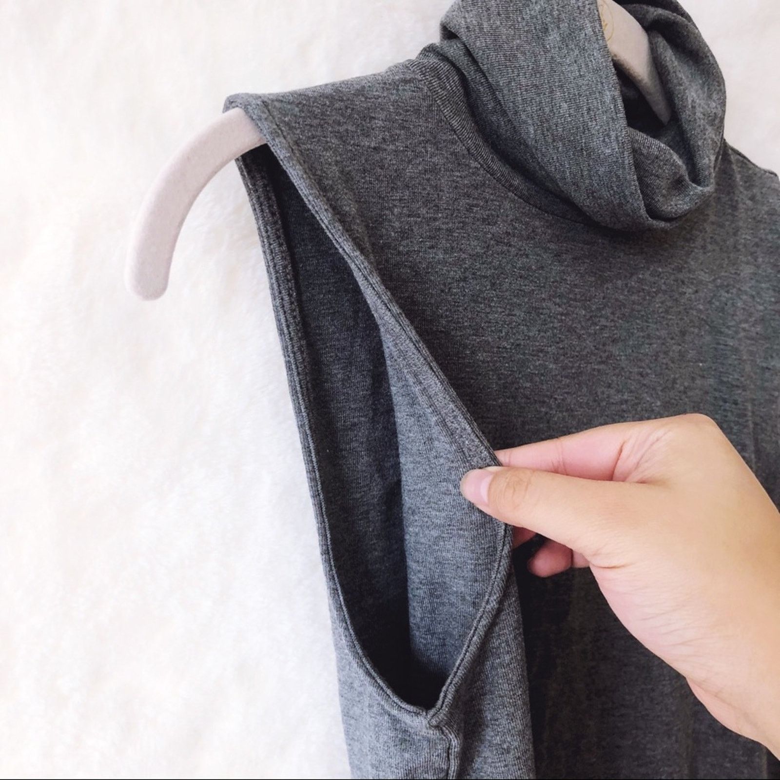 Ann Taylor Ann Taylor Gray Sleeveless Turtleneck Top Size S / US 4 / IT 40 - 7 Thumbnail