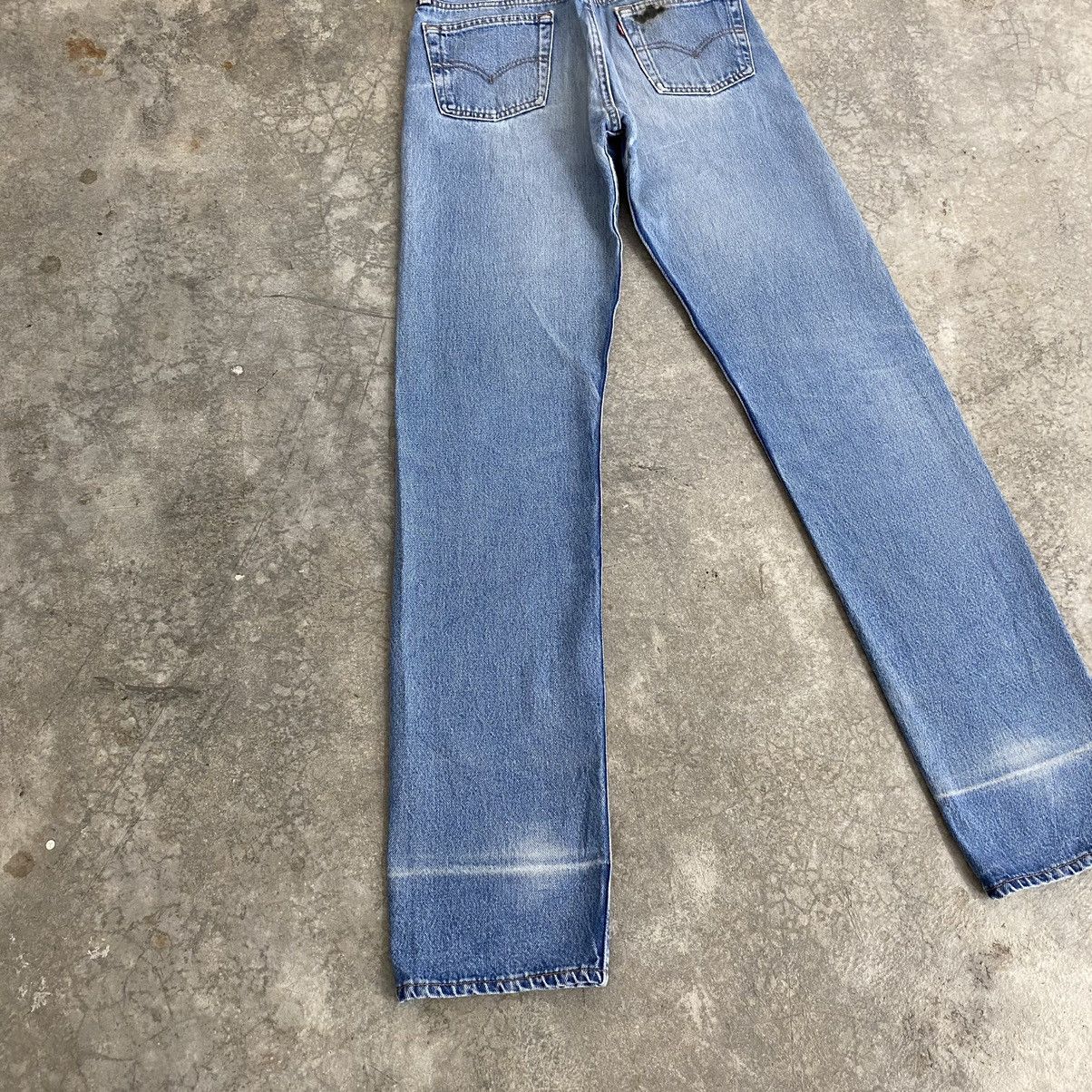 Levi's Size 29x36 Vintage 1997 Levis 501 Faded Blue Denim Jeans Size US 29 - 17 Thumbnail
