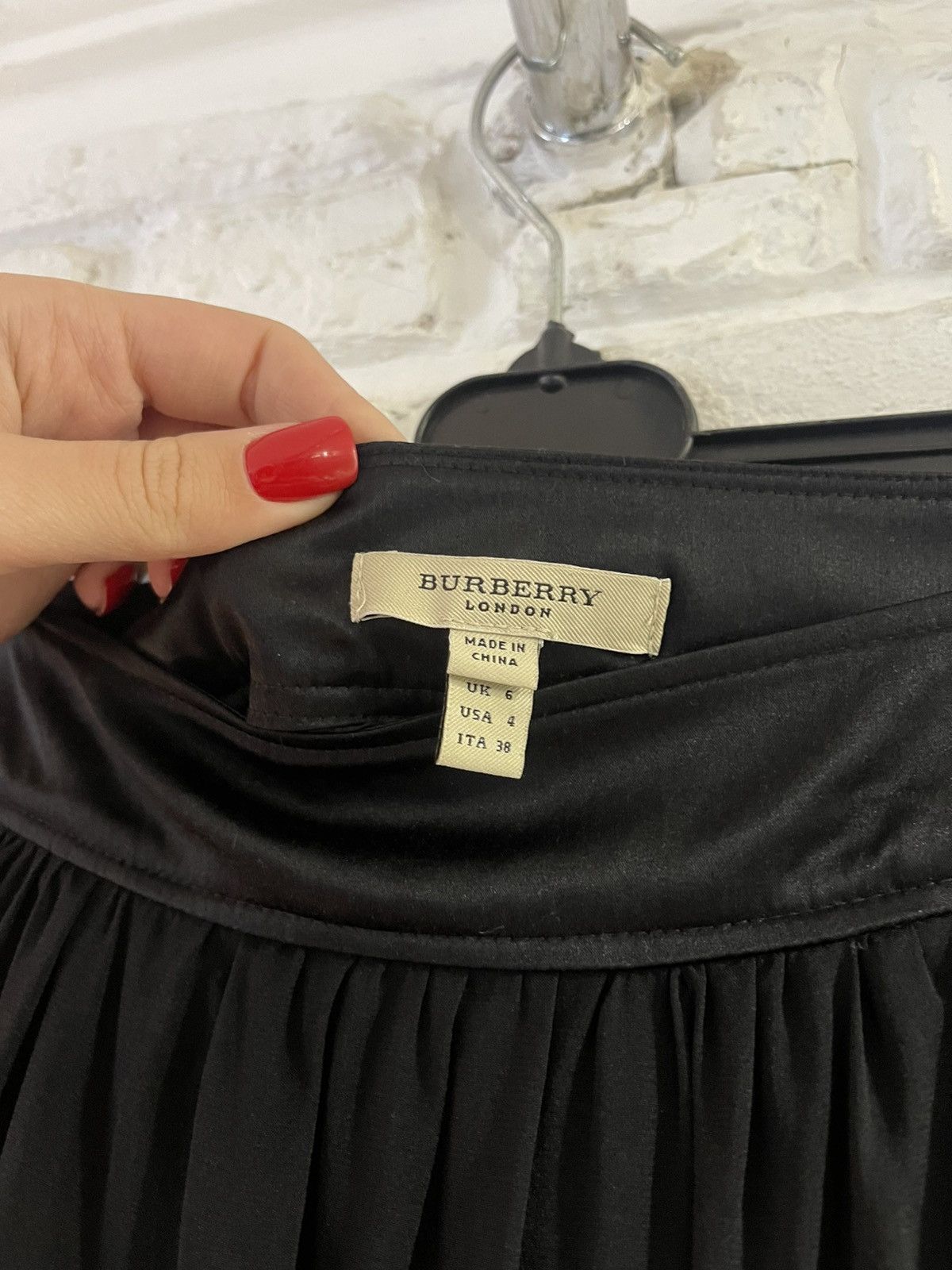 Burberry burberry black silk shirt Size 26" / US 2 / IT 38 - 4 Thumbnail