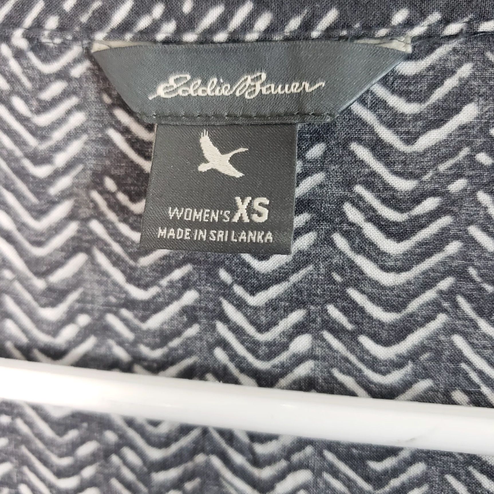 Eddie Bauer Eddie Bauer Womens Button Front Shirt XS Gray Long Sleeve Rayon Blouse Womens XS Gray Long Sleeve Rayon Size XS / US 0-2 / IT 36-38 - 4 Thumbnail