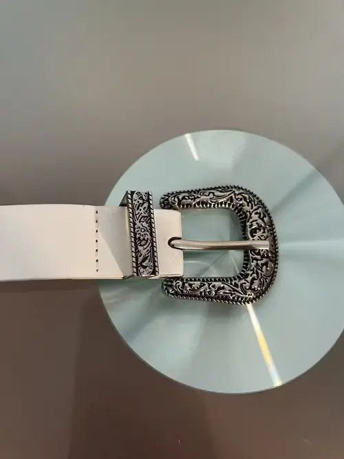Japanese Brand Y2K Buckle Belt (white) Size 32 - 2 Thumbnail