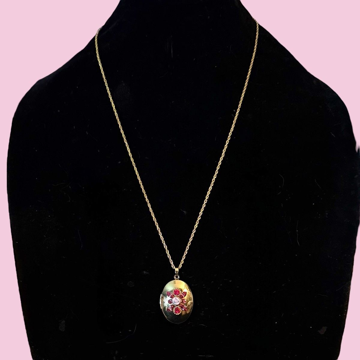 Other Gold tone oval rhinestone flower locket pendant necklace Size ONE SIZE - 1 Thumbnail