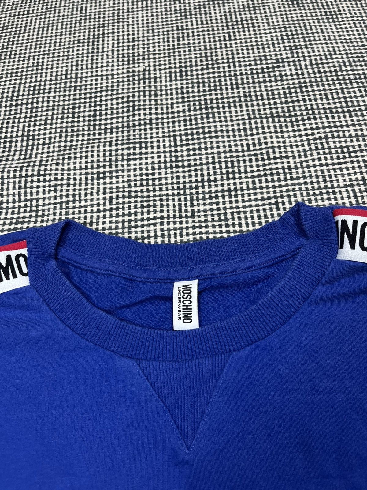 Moschino Moschino tape logo light sweatshirt Size US L / EU 52-54 / 3 - 3 Thumbnail