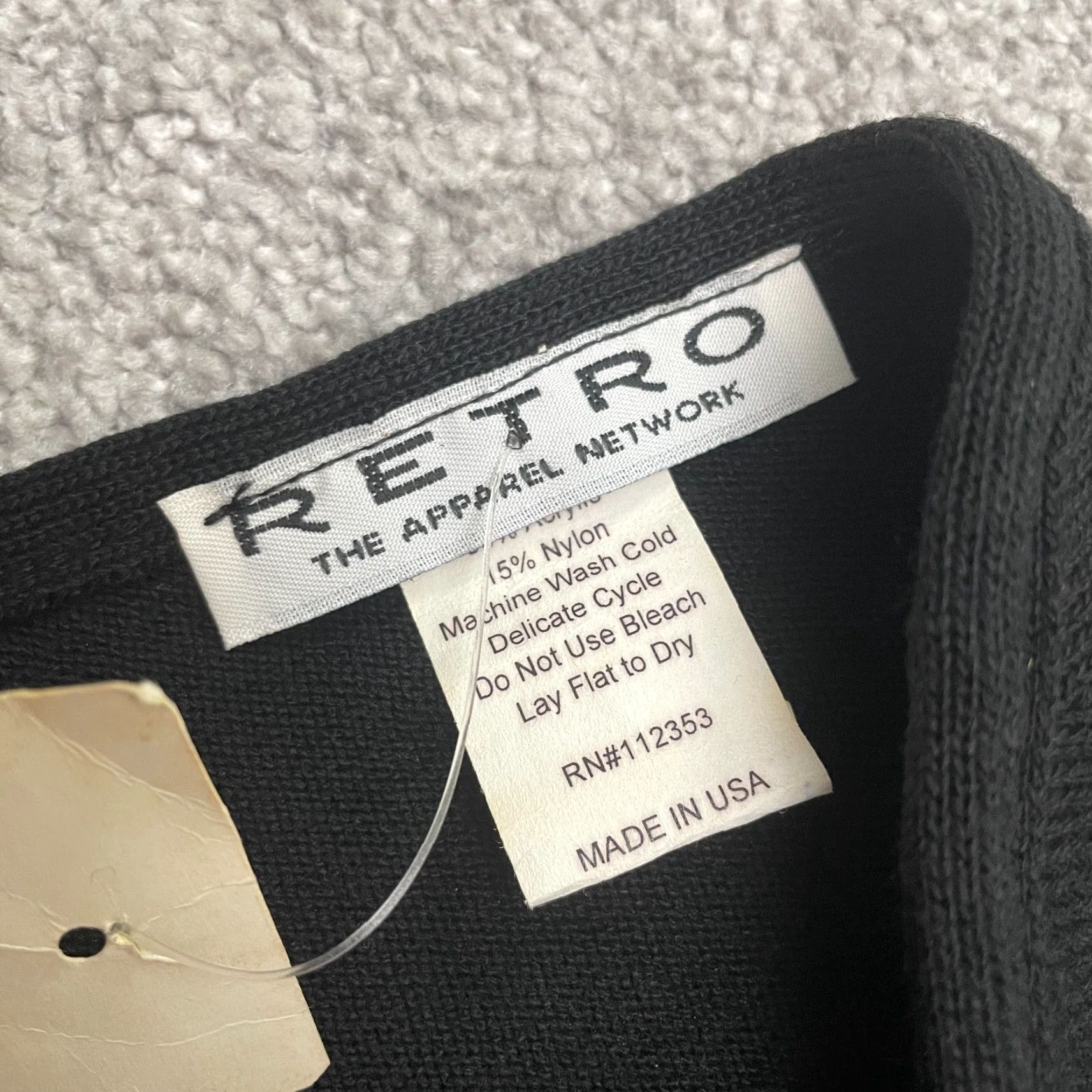 Etro VINTAGE Retro Tank Top Juniors L Black V-Neck Sleeveless Casual NWT Knitted Shirt Women, 90s, Classic, Retro, Designer Size L / US 10 / IT 46 - 4 Thumbnail