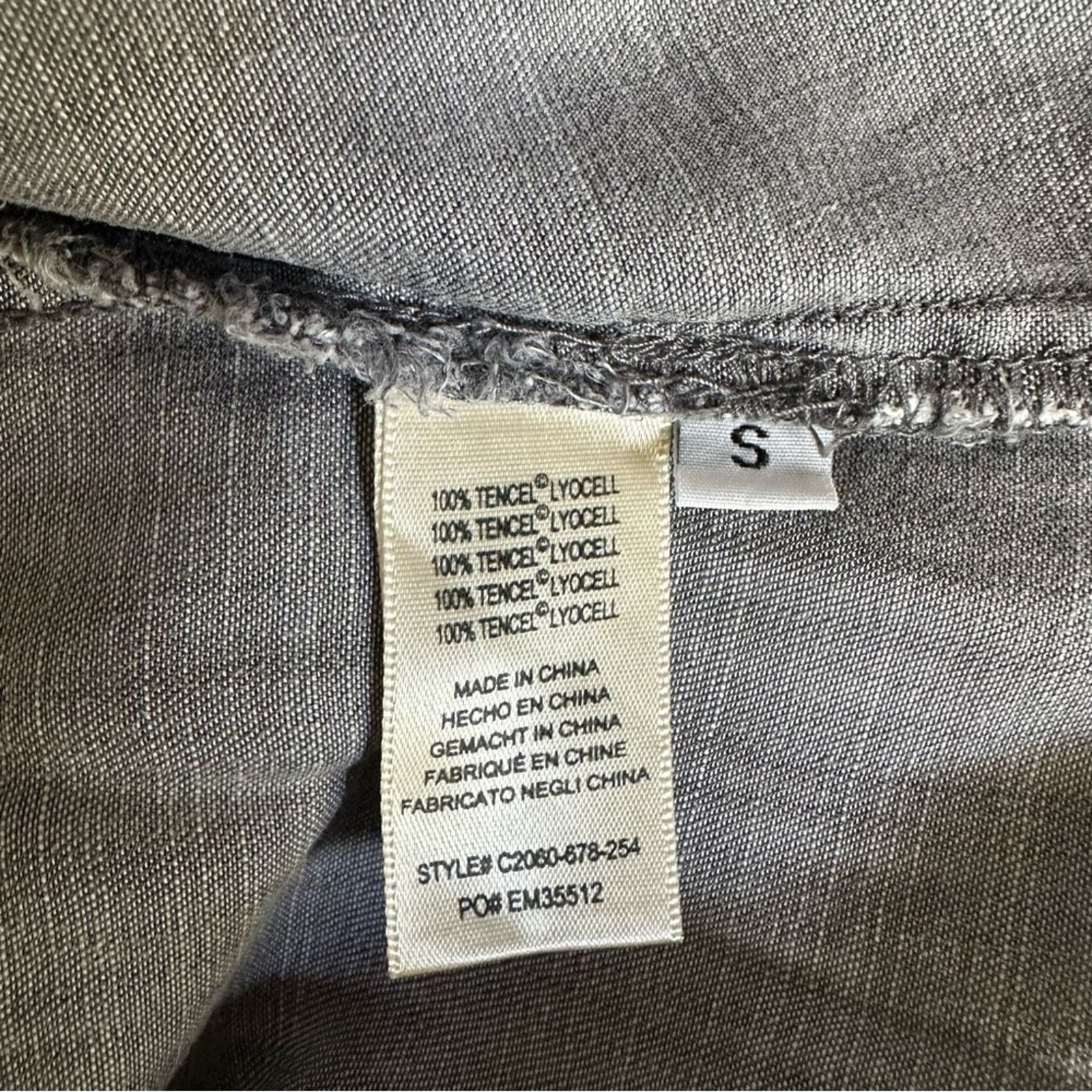 Anthropologie CLOTH & STONE Gray Chambray Split Back Button Down Shirt Sm Size S / US 4 / IT 40 - 10 Thumbnail