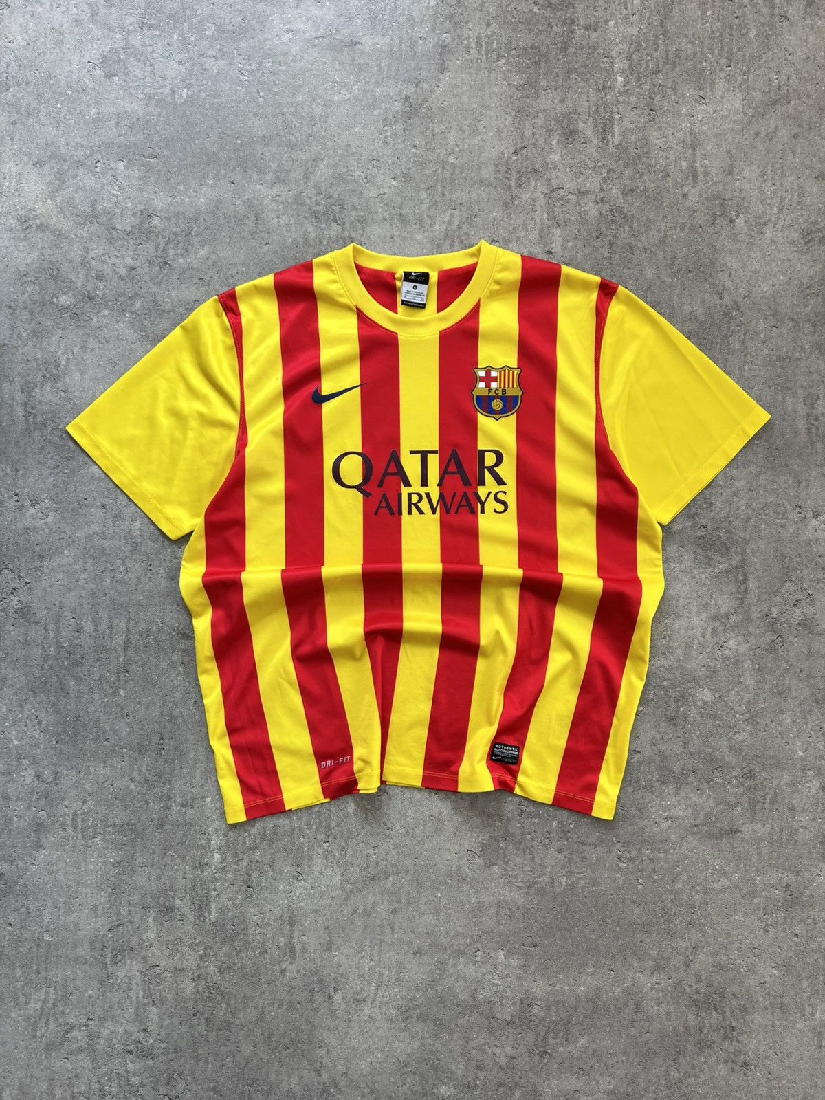 Nike 2013/2014 Nike FC Barcelona Vintage Soccer Jersey T-Shirt Size US XL / EU 56 / 4 - 1 Thumbnail