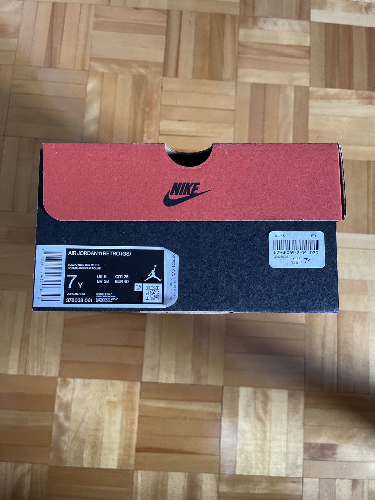Nike Jordan 11 Bred (2019 GS) Size US 7 / EU 40 - 14 Thumbnail