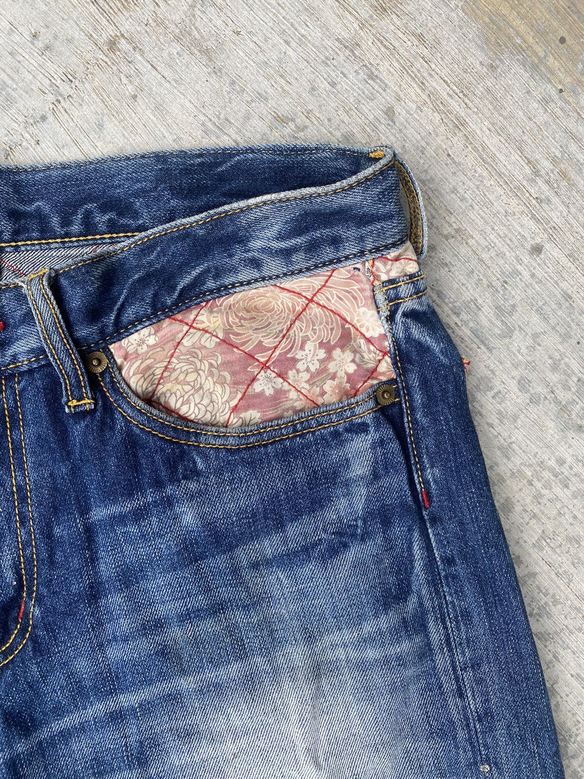 Eternal × Japanese Brand Eternal Koi Fish Embroidery Denim Shorts Size US 31 - 4 Thumbnail